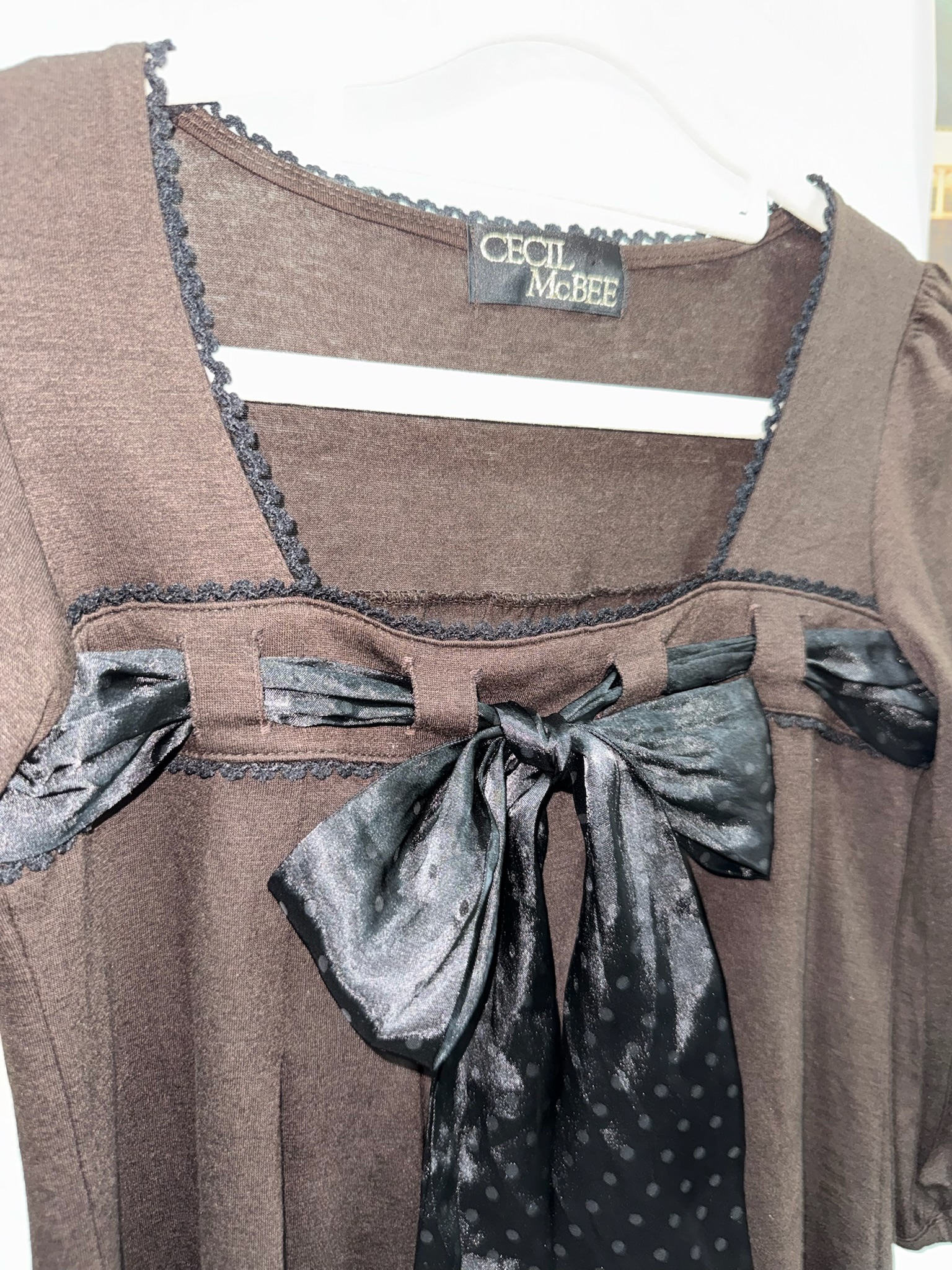 CECIL McBEE Brown Large Satin Bow Babydoll Top