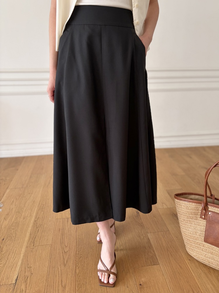 Front-Slit Midi Flare Skirt (Black)
