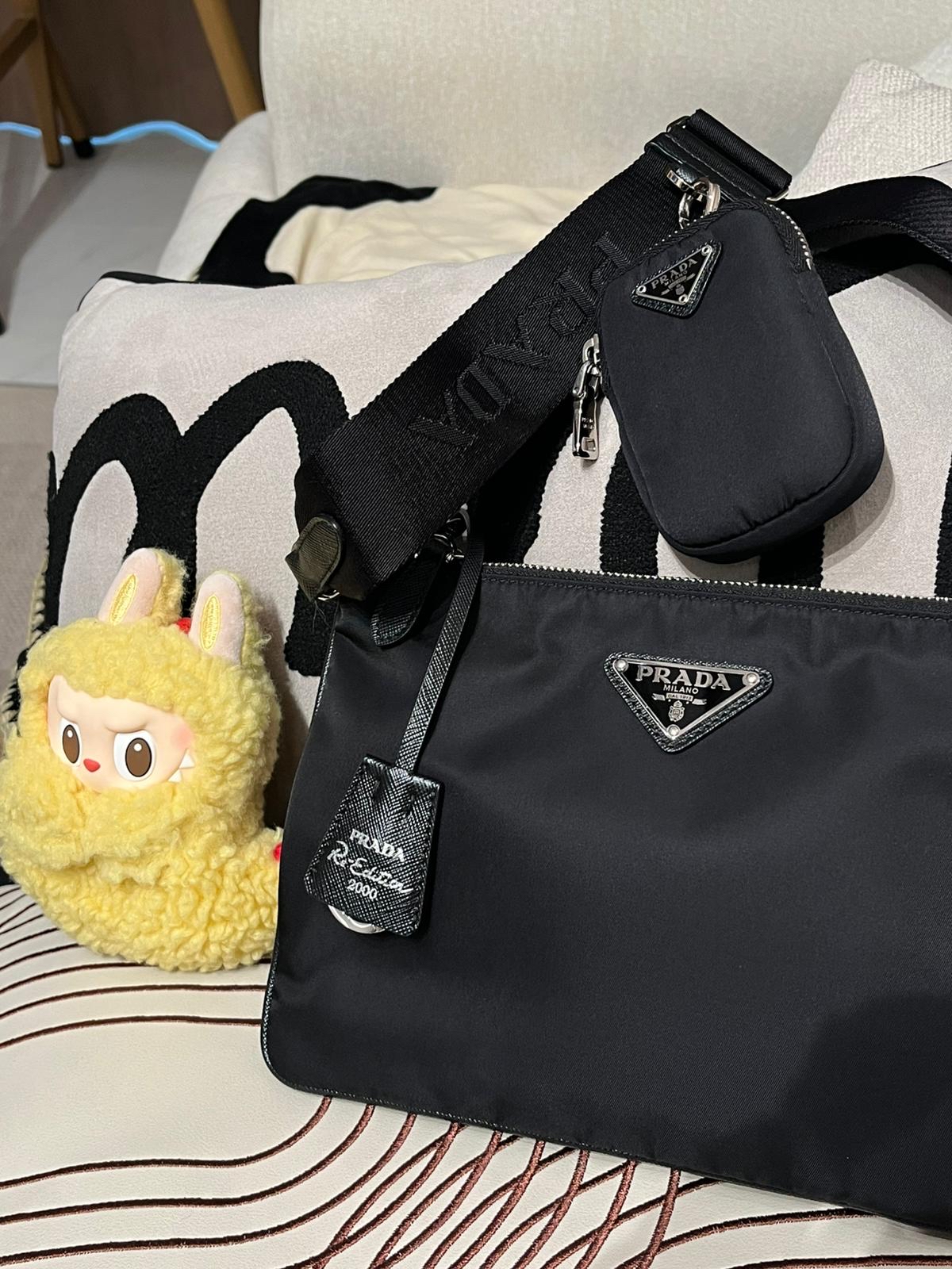 Prada re-edition re-nylon 2 way bag 100%Authentic,98%new ✅coin bag✅dust bag