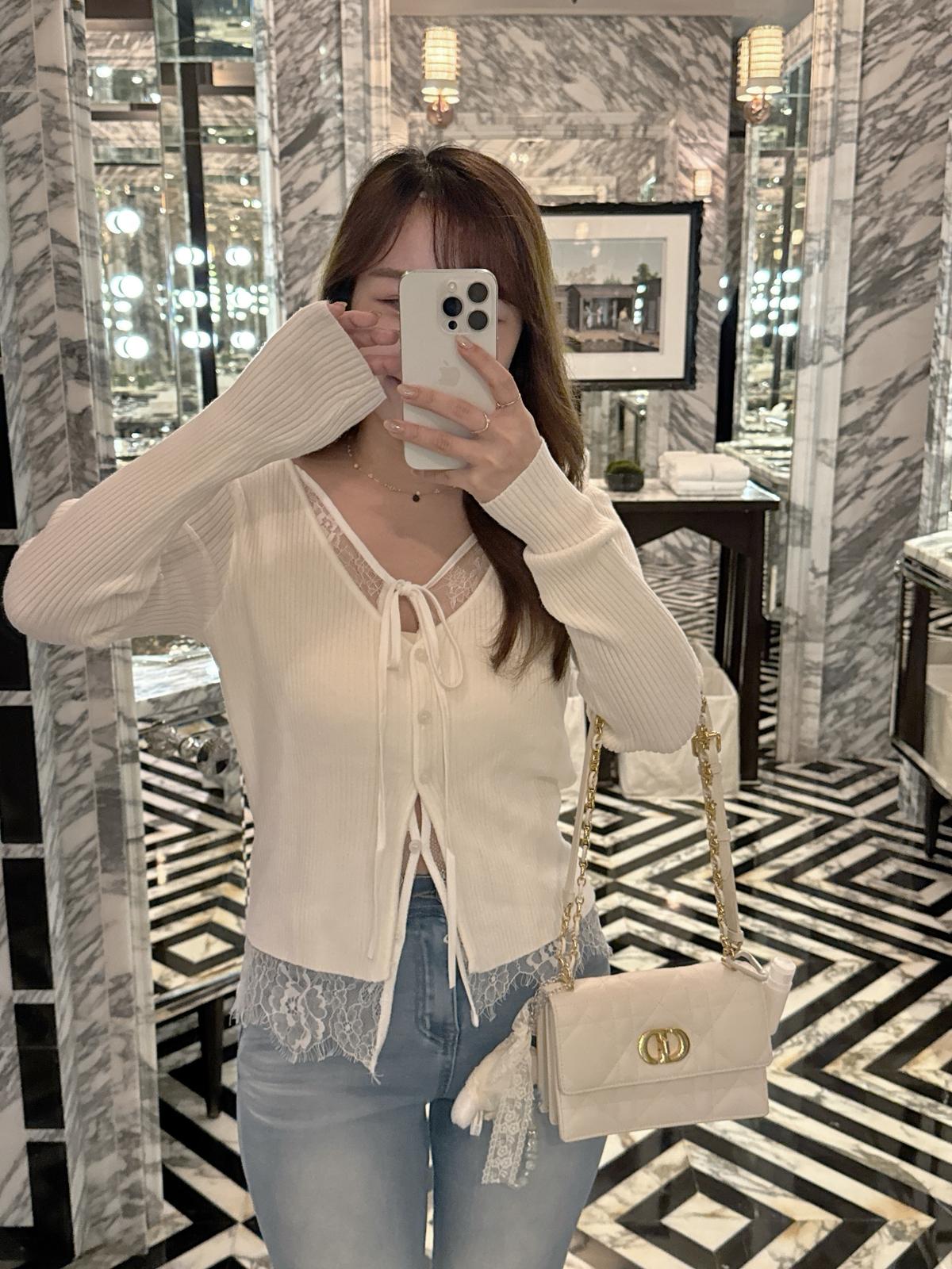 【優雅款式】V領直紋蕾絲邊Cardigan