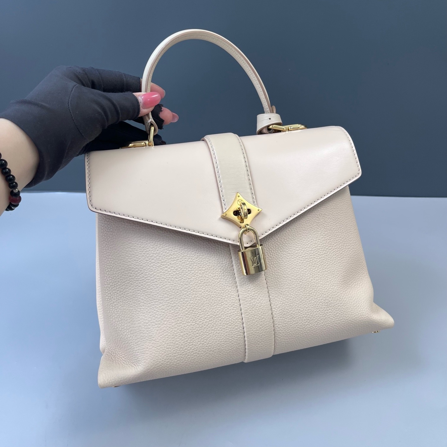 【預訂貨品】LV rose des vents奶白色斜孭袋