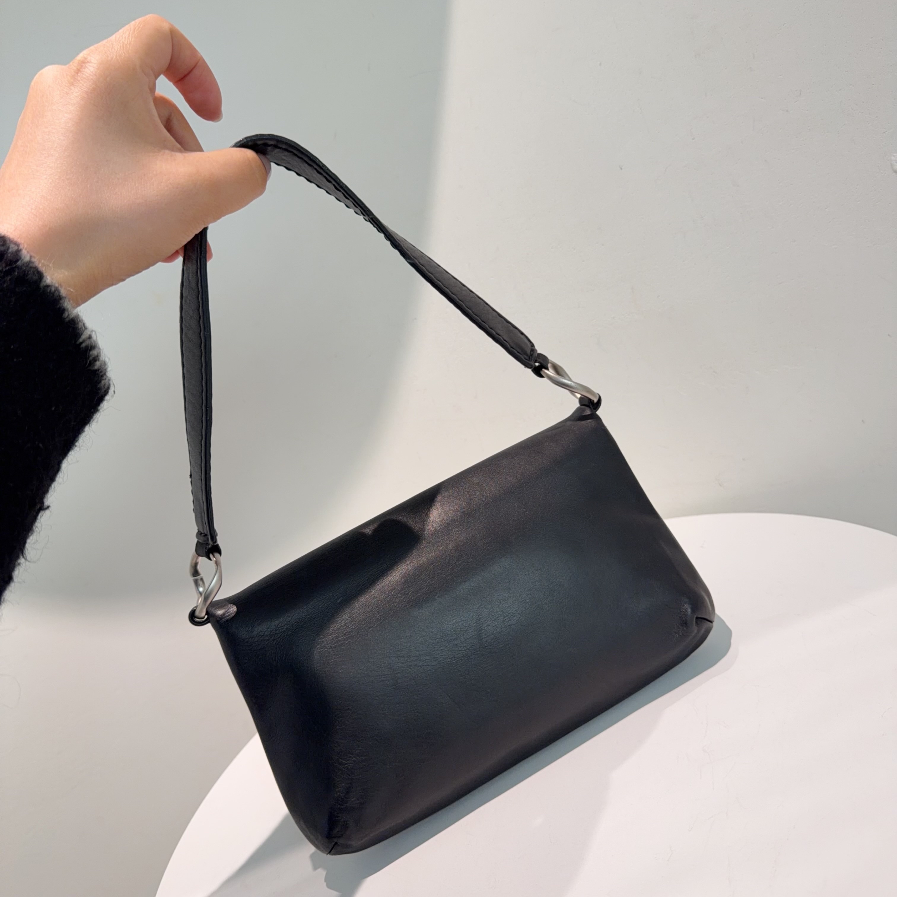 【預訂貨品】Chanel 冰格方形扣腋下包