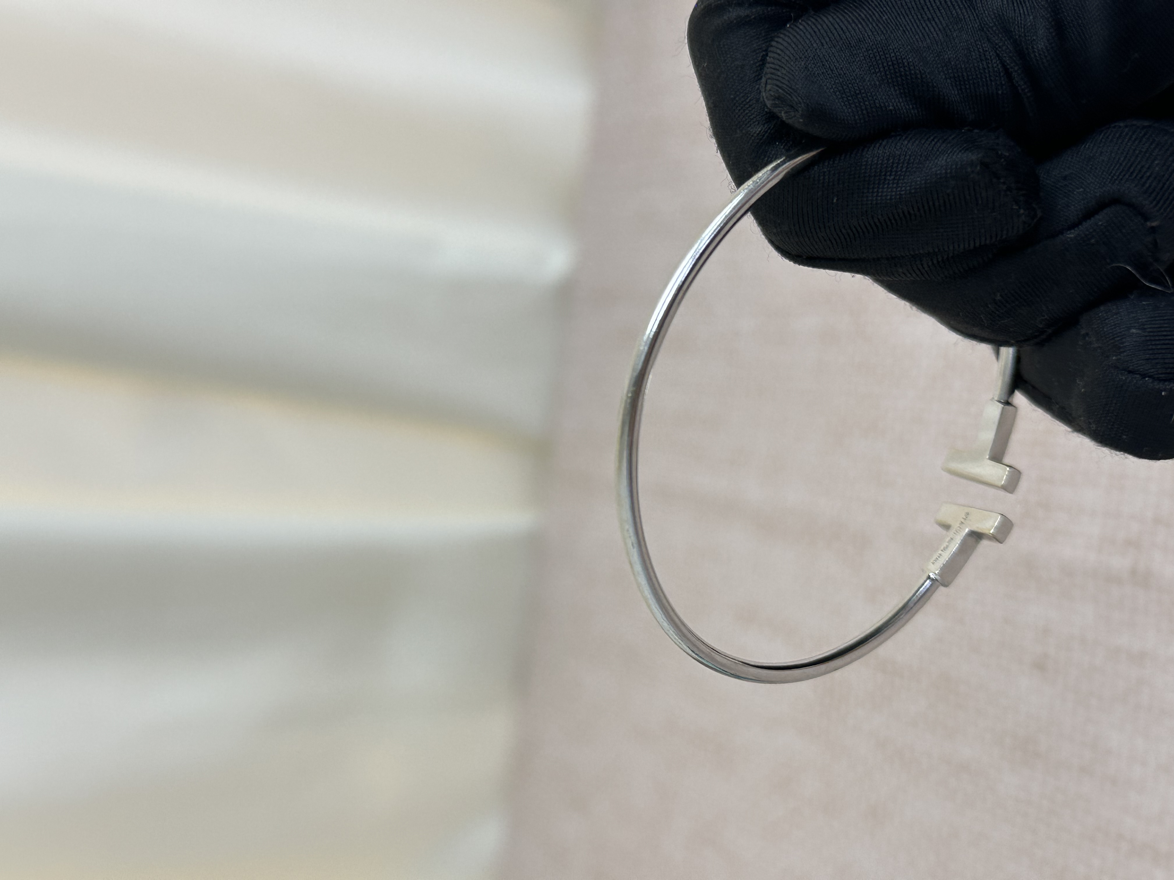 Pre-owned Tiffany & Co. T Wire Bracelet/ Product Code: 26041902