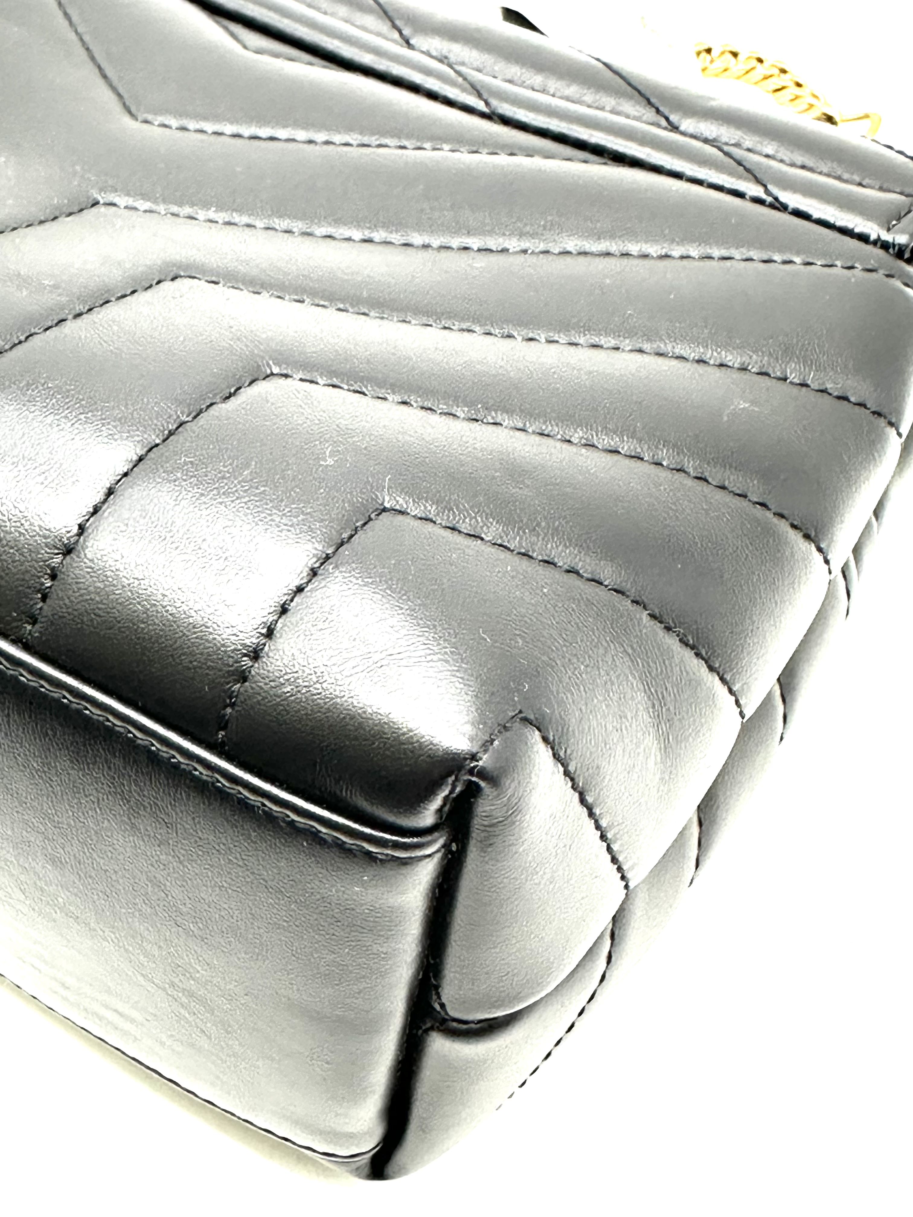 Pre-Owned YSL Loulou shoulder bag / Product Code: 26040902