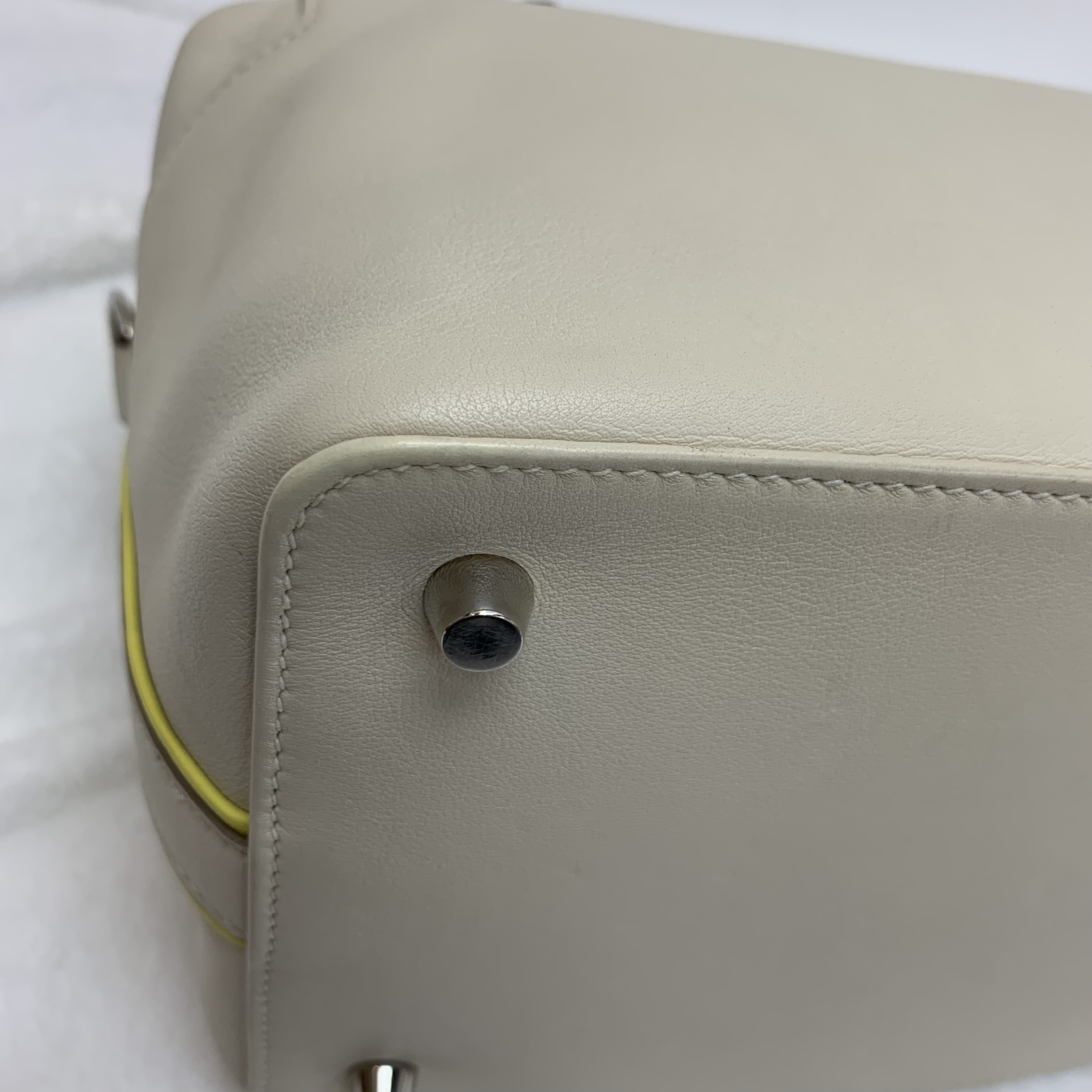 Hermes Toolbox 20 牛奶盒奶昔白拼檸檬黃