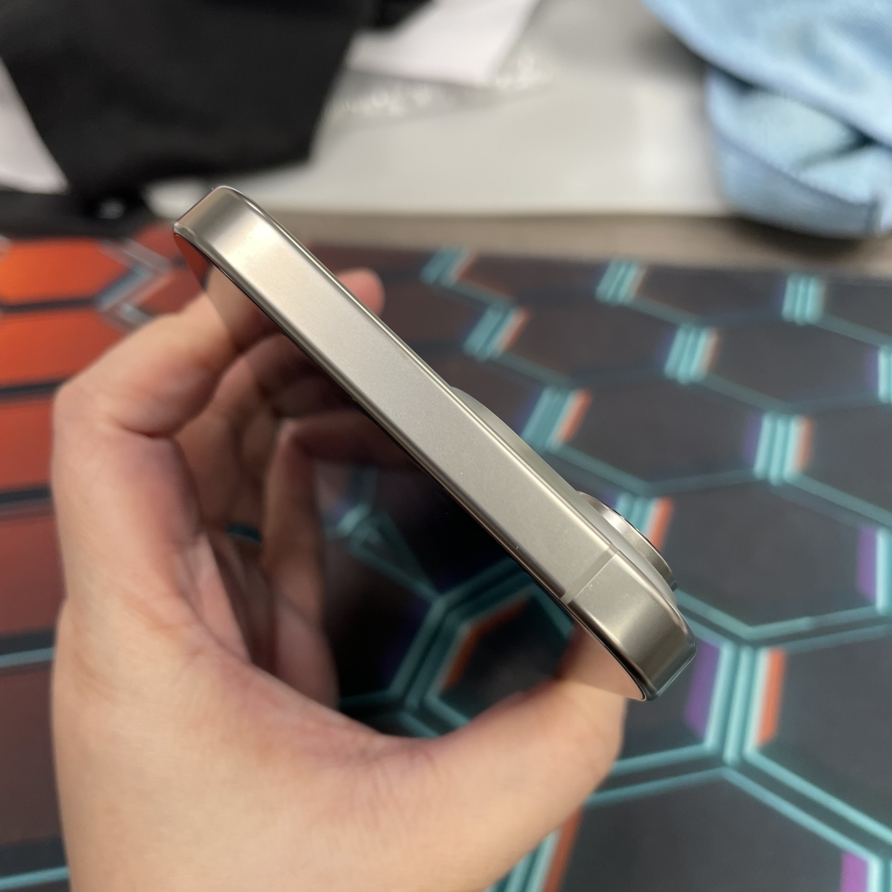 *8222 16 pro max 超靚機 512GB 電100 原色 gray