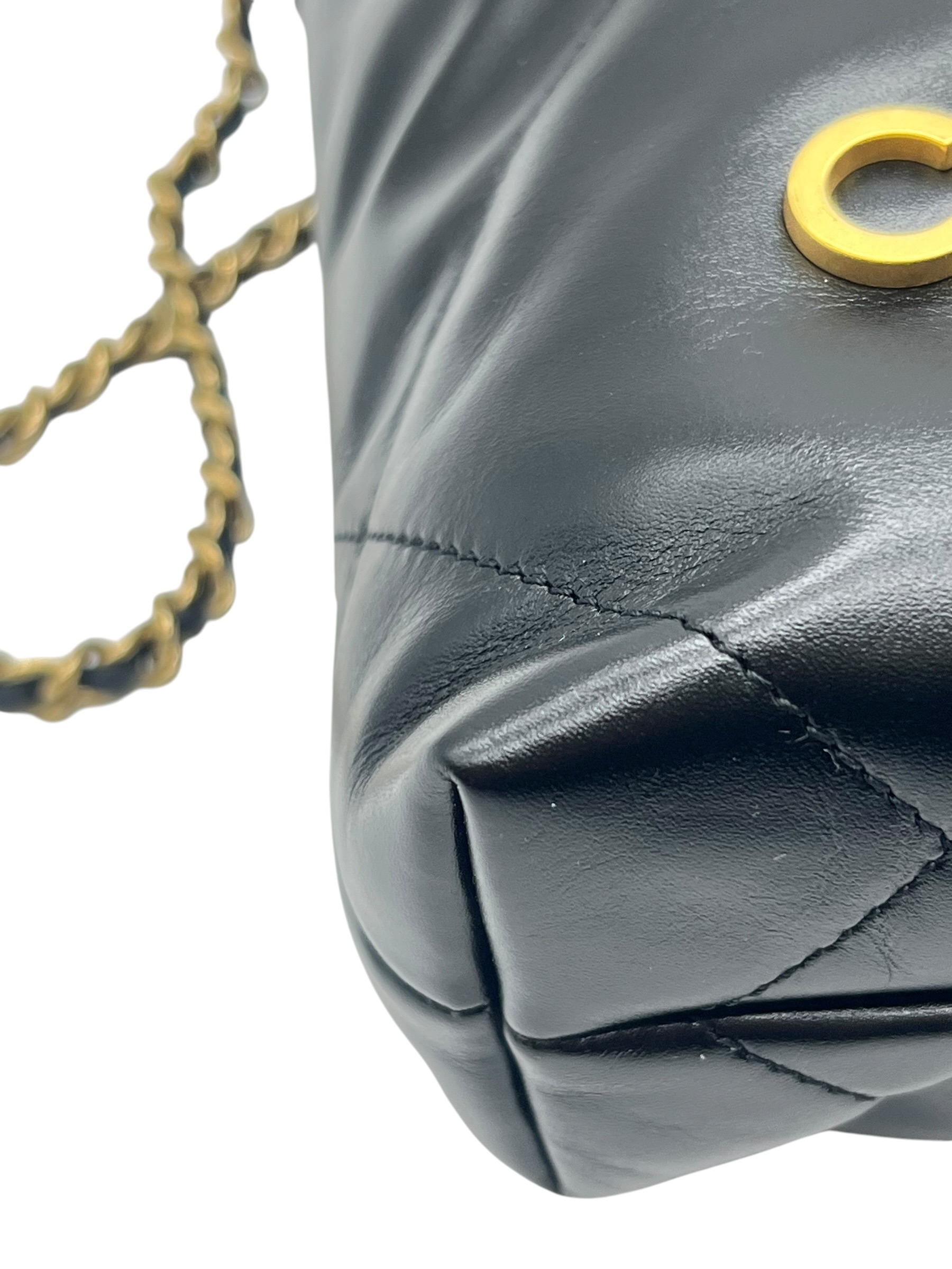 Pre-Owned CHANEL 22 Mini / Product Code:  061404
