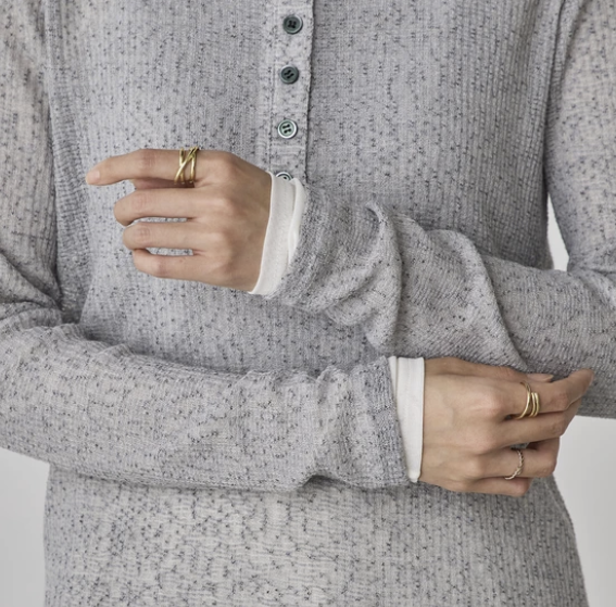 輕盈彈性網紗亨利領上衣 - 2026 流行穿搭  長䄂上衣 春夏時尚穿搭 獨特設計 成人休閒 日常穿搭 易於配搭 日本直送   #JP-I-260033