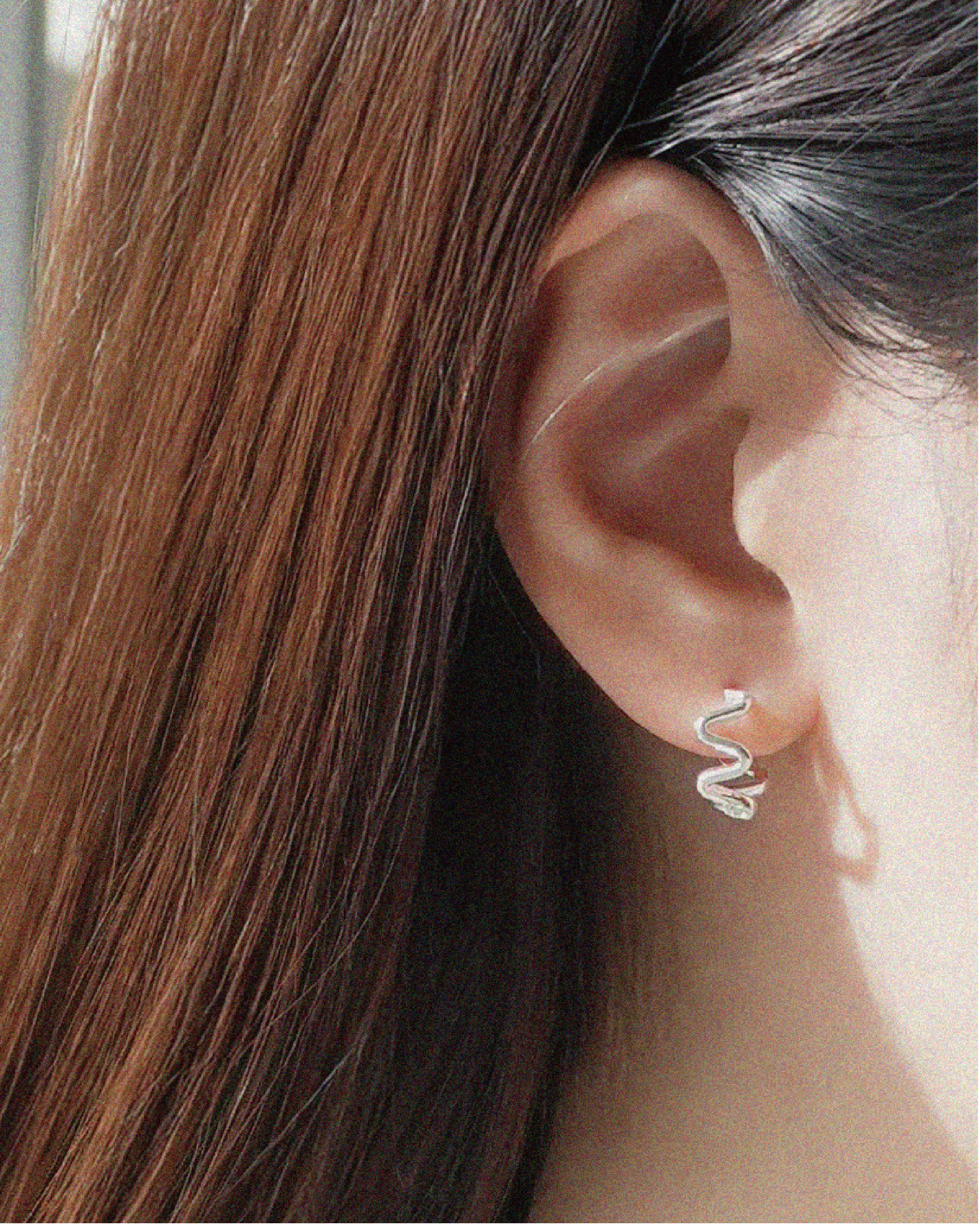 Chic Wave Hoop Earrings