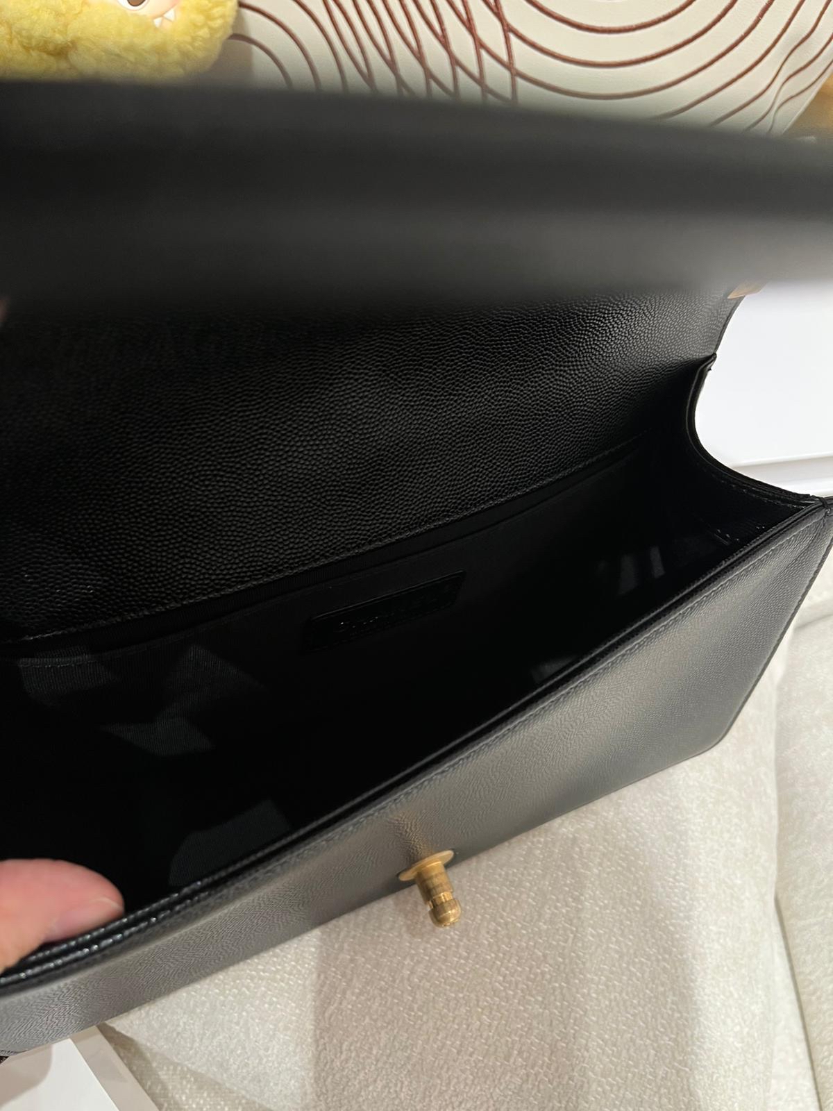 Chanel boy medium 25cm A67086 黑色魚子醬牛皮復古金扣 100%Authentic, 95%new ✅ 21年香港專門店收據✅30card ✅dust bag ✅box