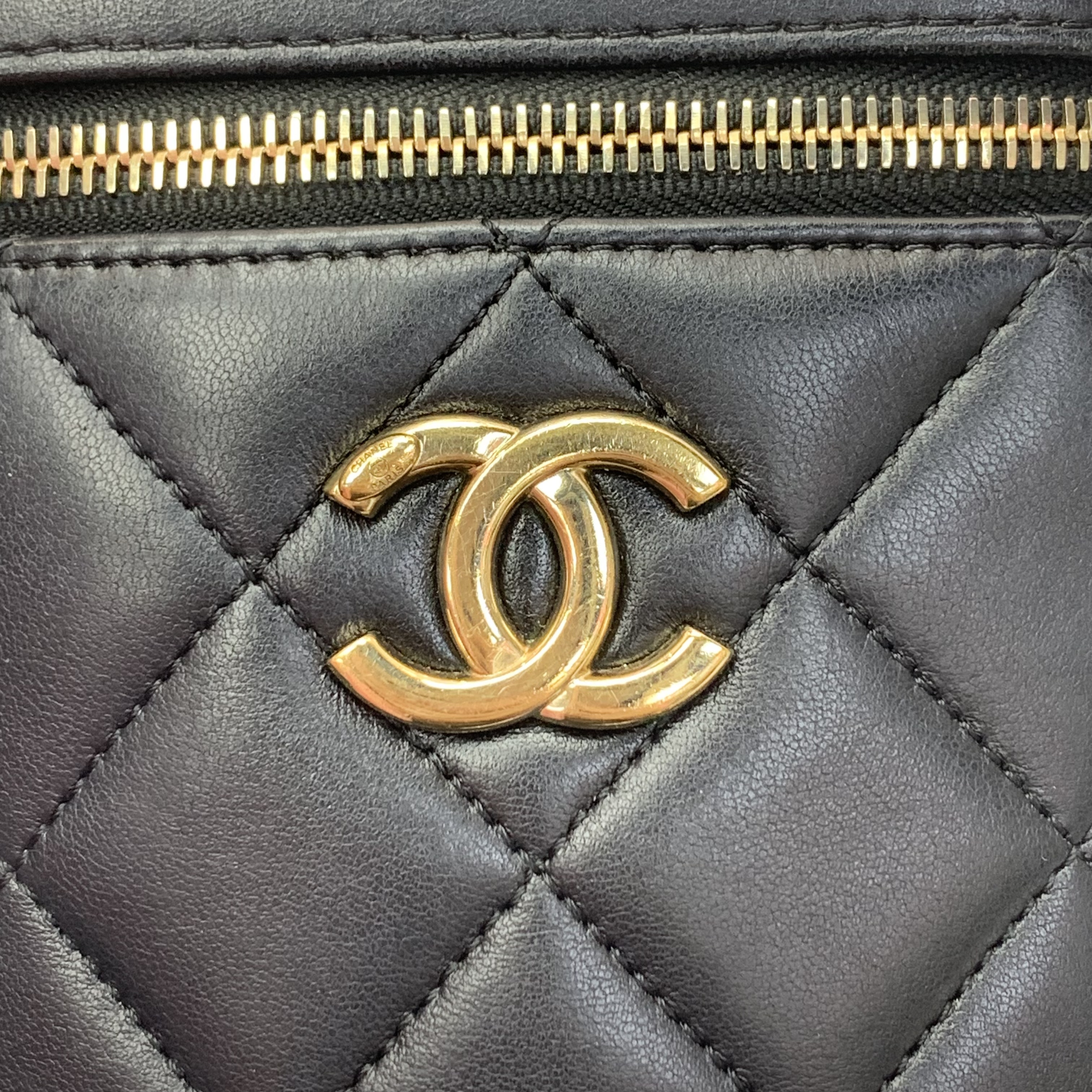 Chanel浮雕小水桶有膜 平價送禮首選