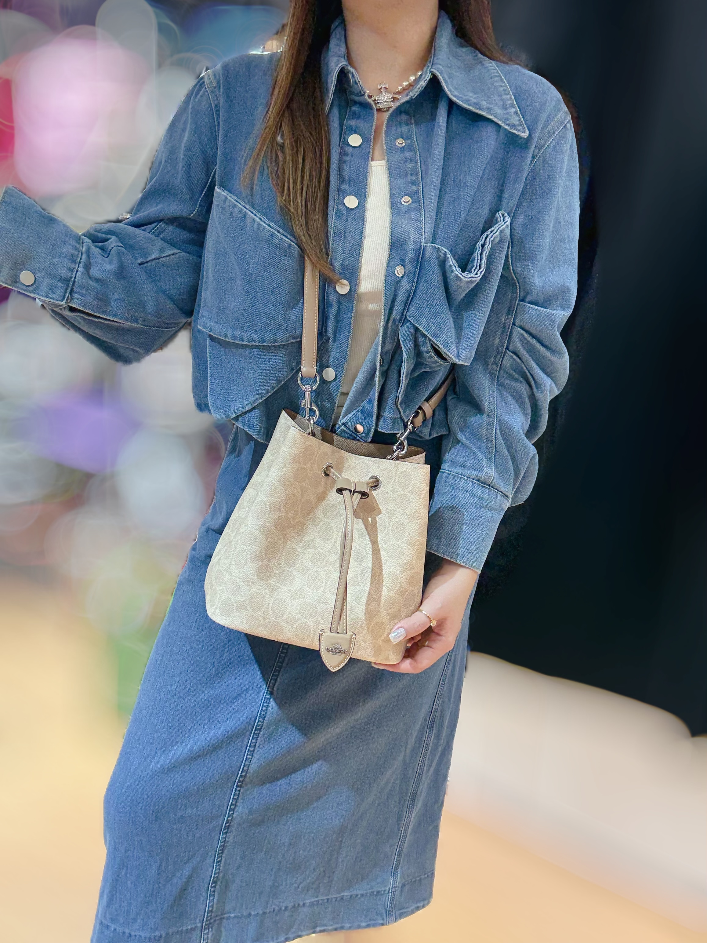 Coach Rowan bucket milk tea/m