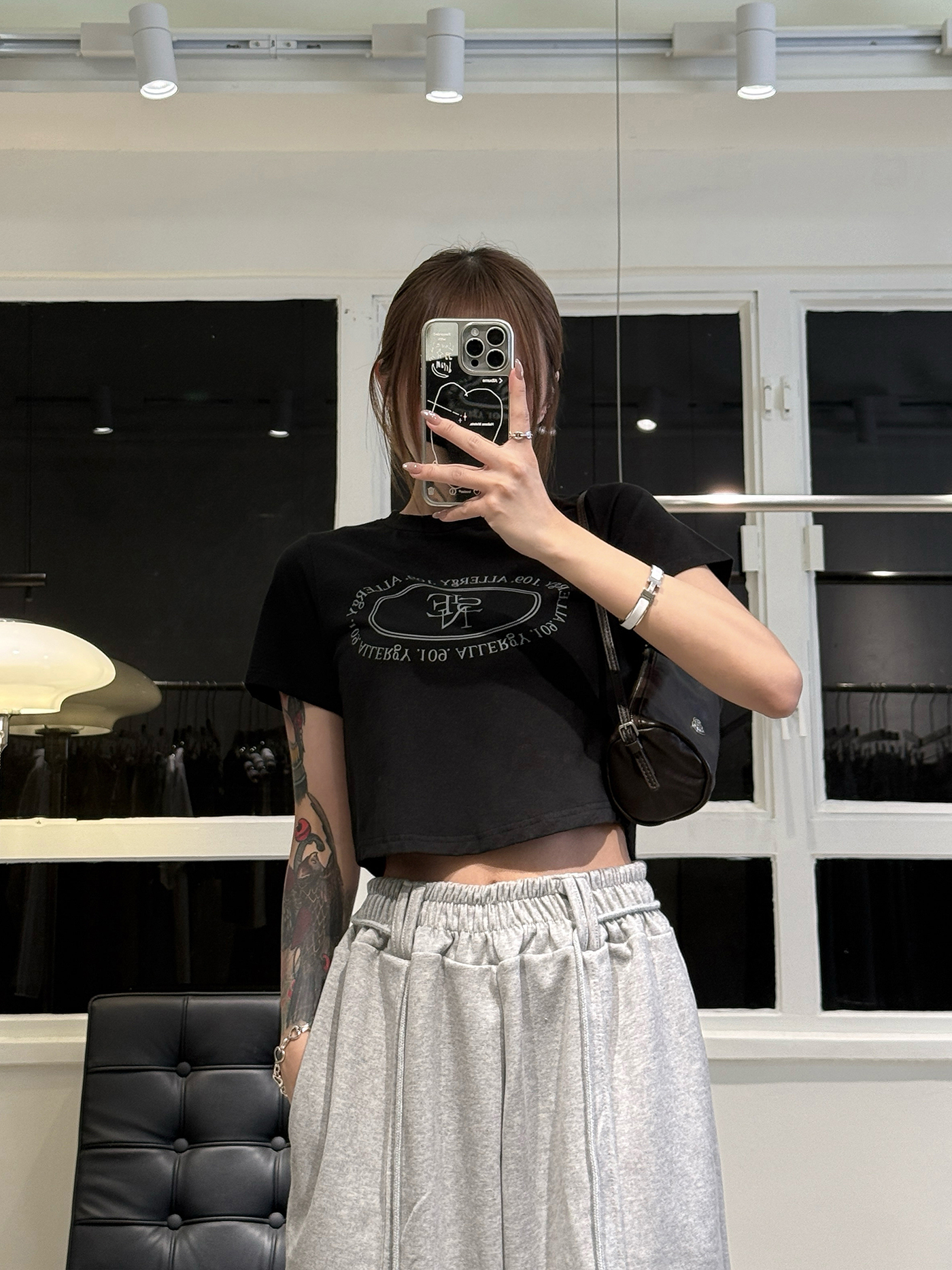 𝐂𝐫𝐨𝐩𝐩𝐞𝐝 𝐚𝐫𝐜𝐡 𝐥𝐨𝐠𝐨 𝐭-𝐬𝐡𝐢𝐫𝐭