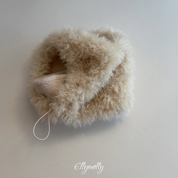 Ellymolly | Fluffy hood warmer