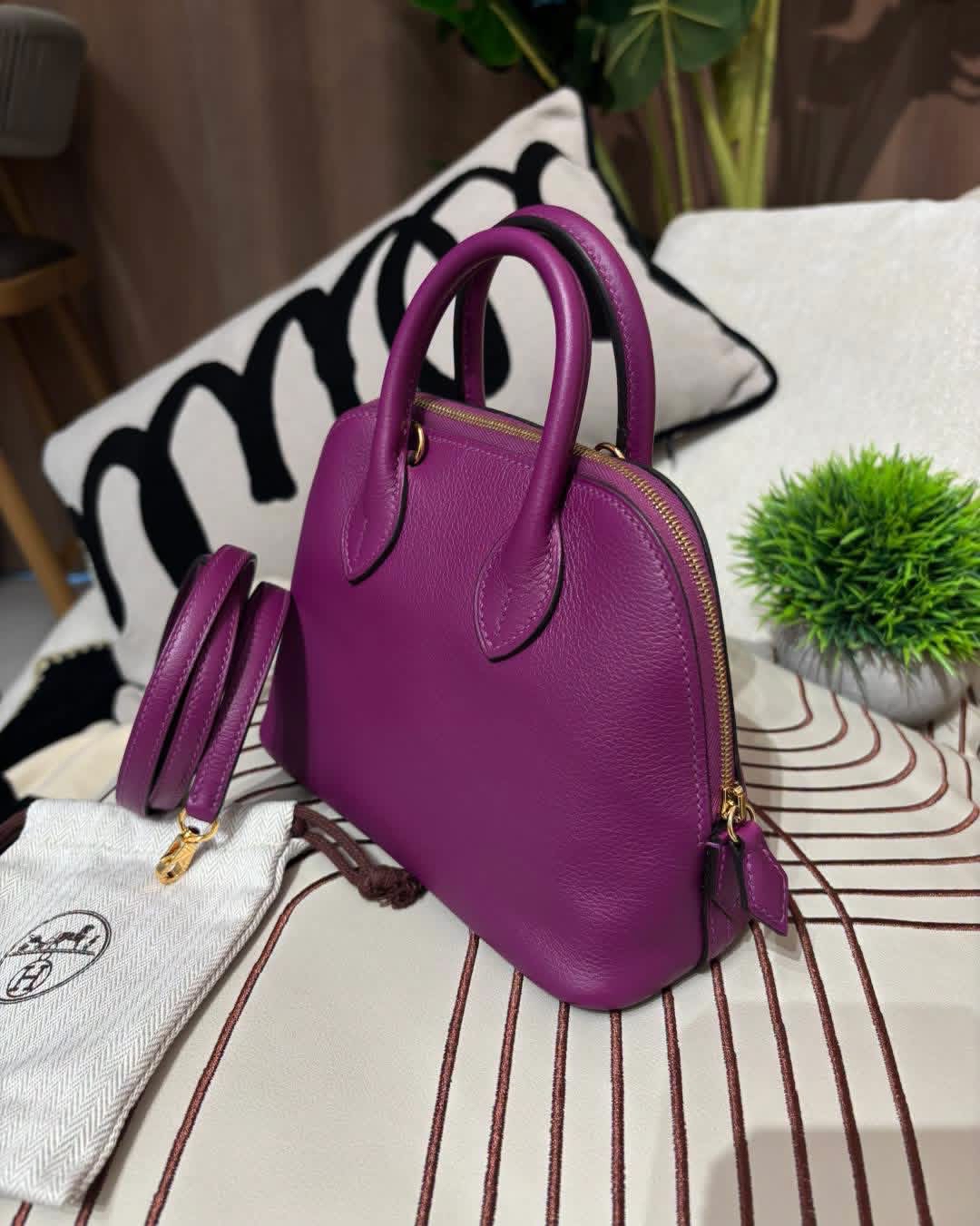 Hermes mini bolide STAMP D  P9 Anemone 100%Authentic, 99%New  ✅專門店收據✅Dust Bag✅Box 