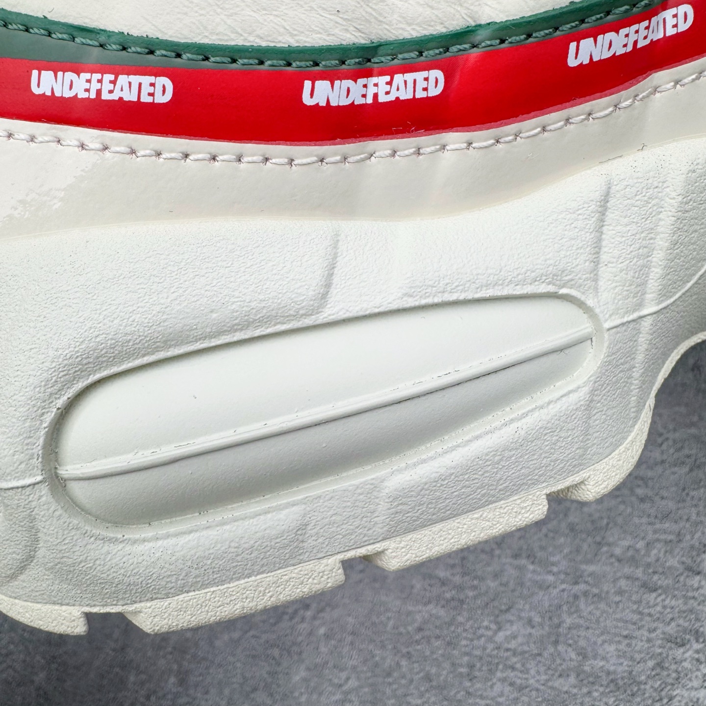 Nike Air Max 95 SPUndefeated Sail IB4453-100