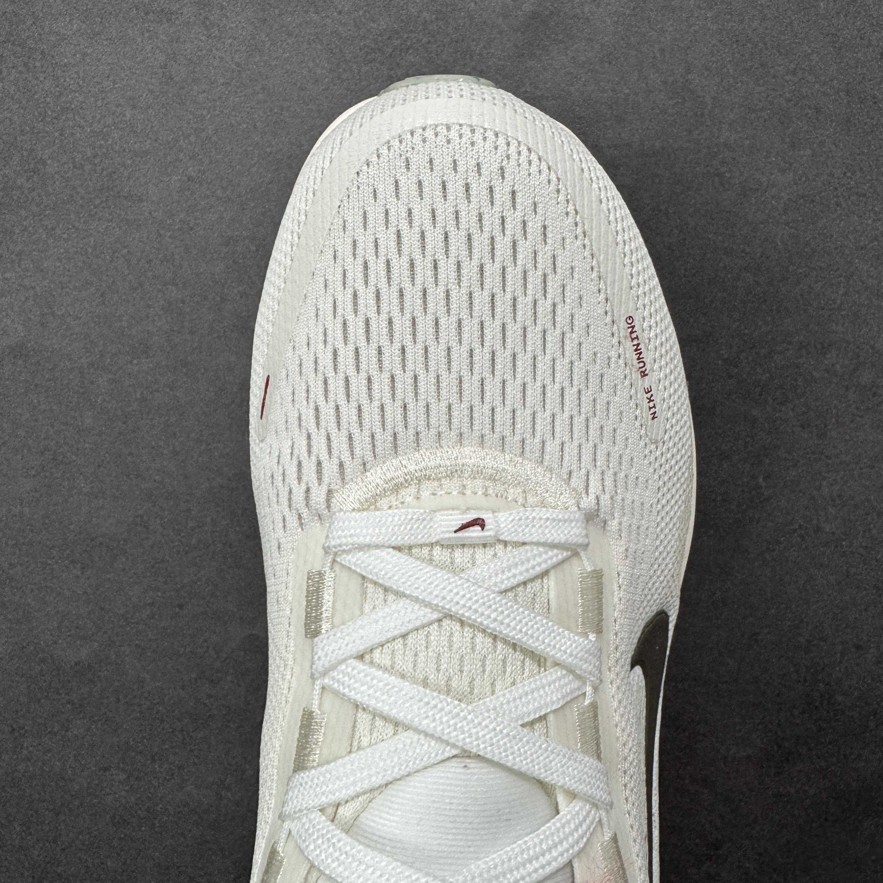 Nike Vomero 18Year of the Horse IQ1131-120