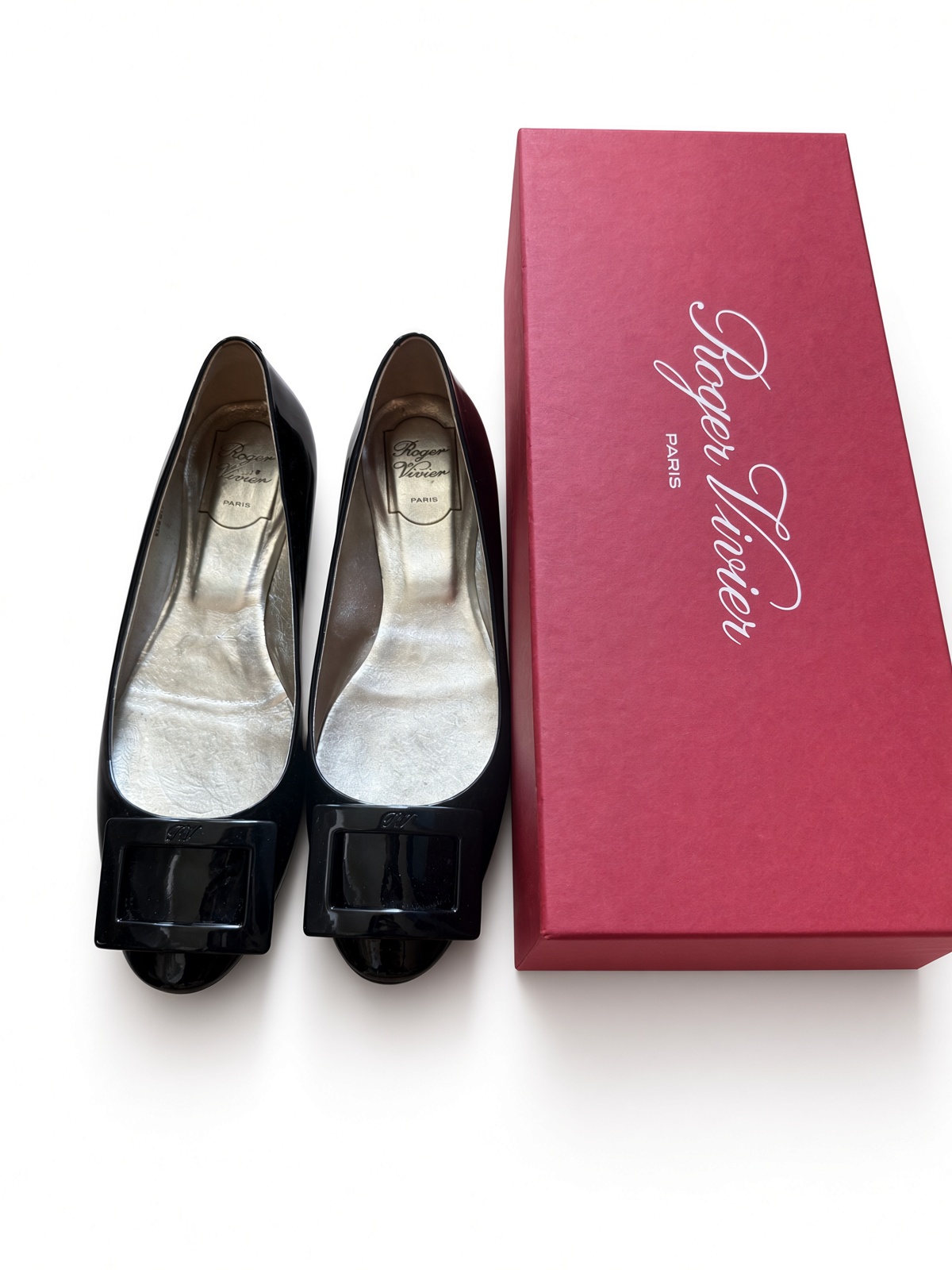 ［Preloved] Roger Vivier black patent pointed-toe flats