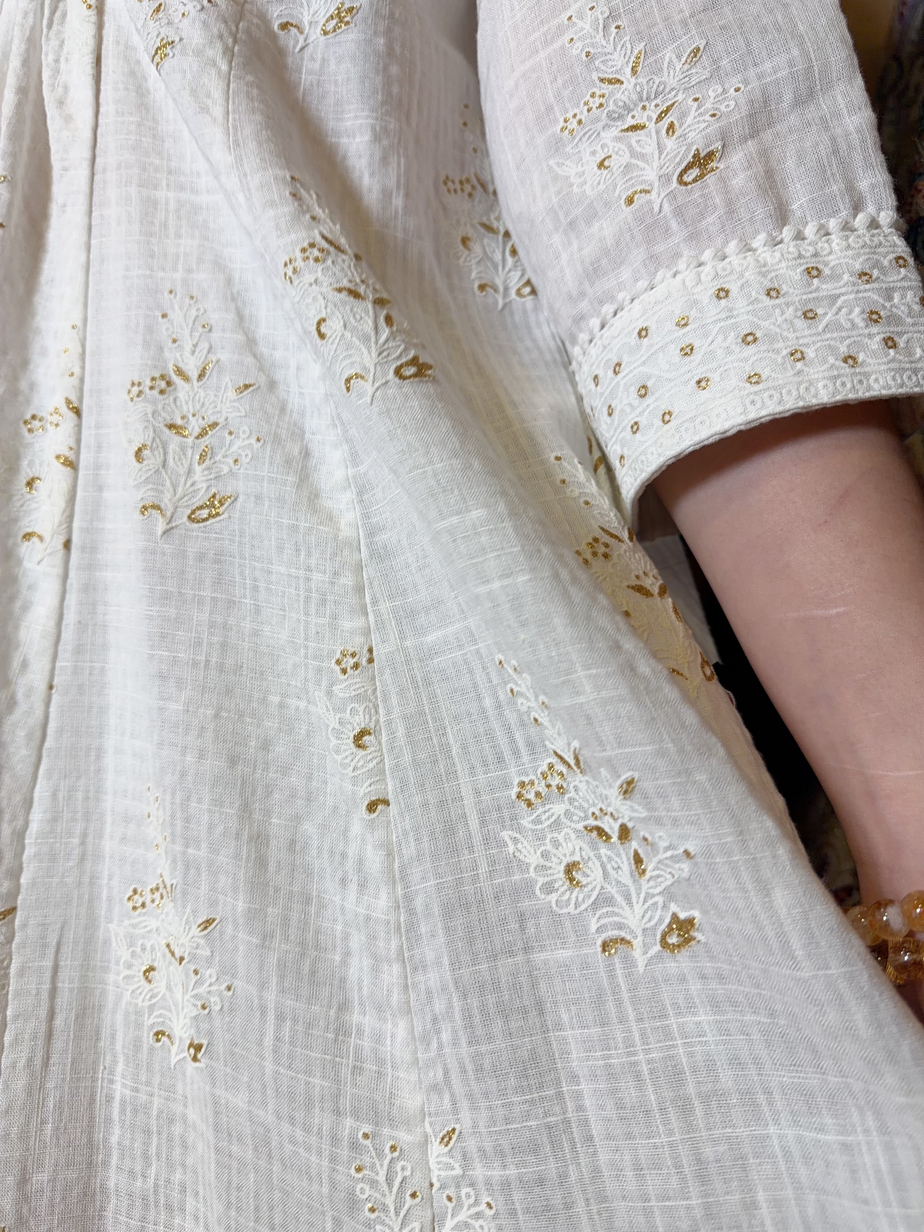 1657 White V-Neck A-Line JP Style OP 44"