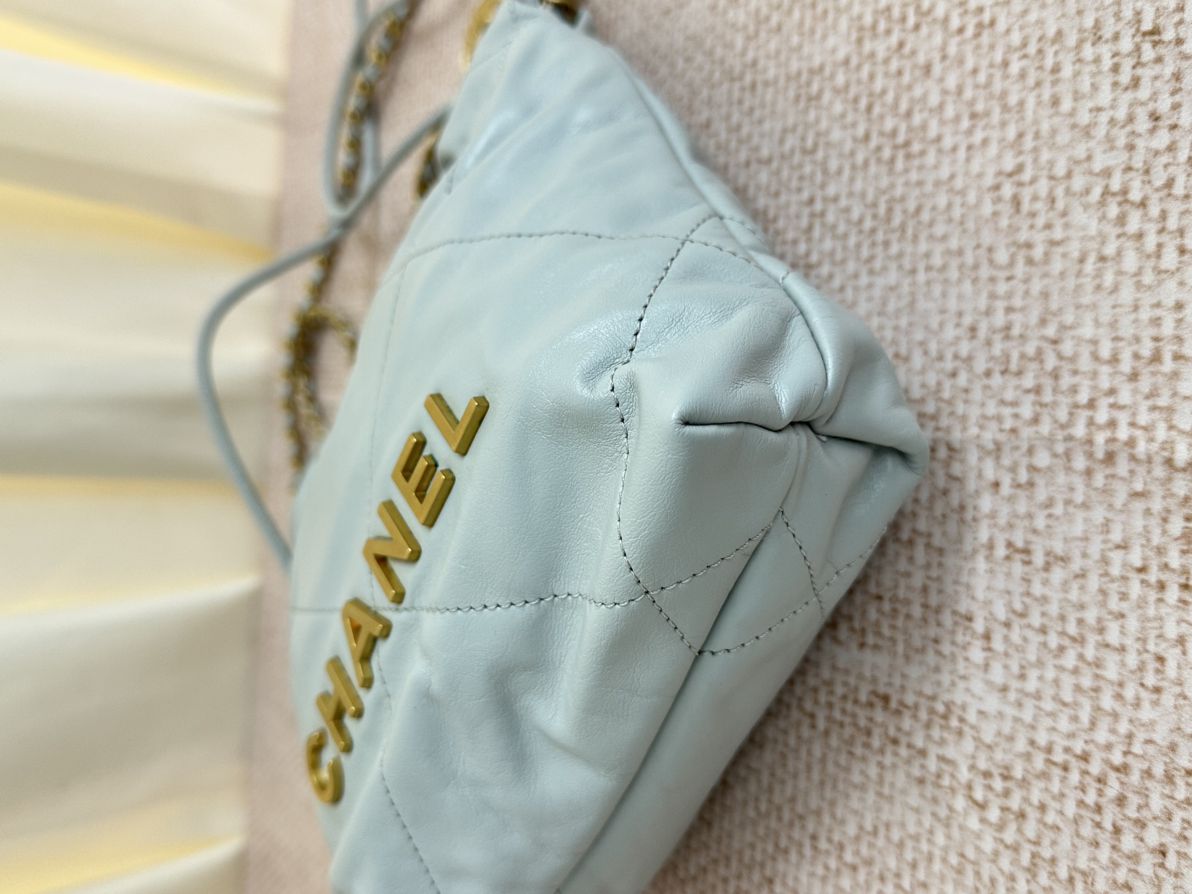 Pre-owned Chanel 22 handbag/ Product Code: 26040609