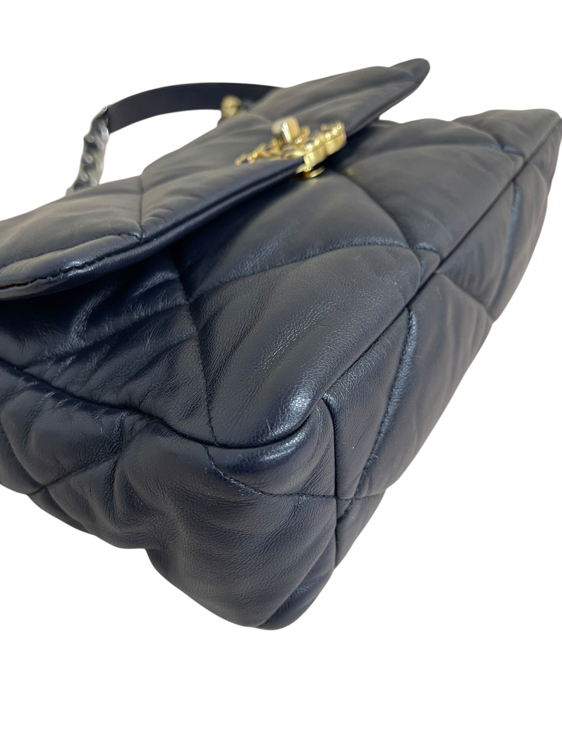 Pre-owned Chanel 19 Bag / Product Code: 062907