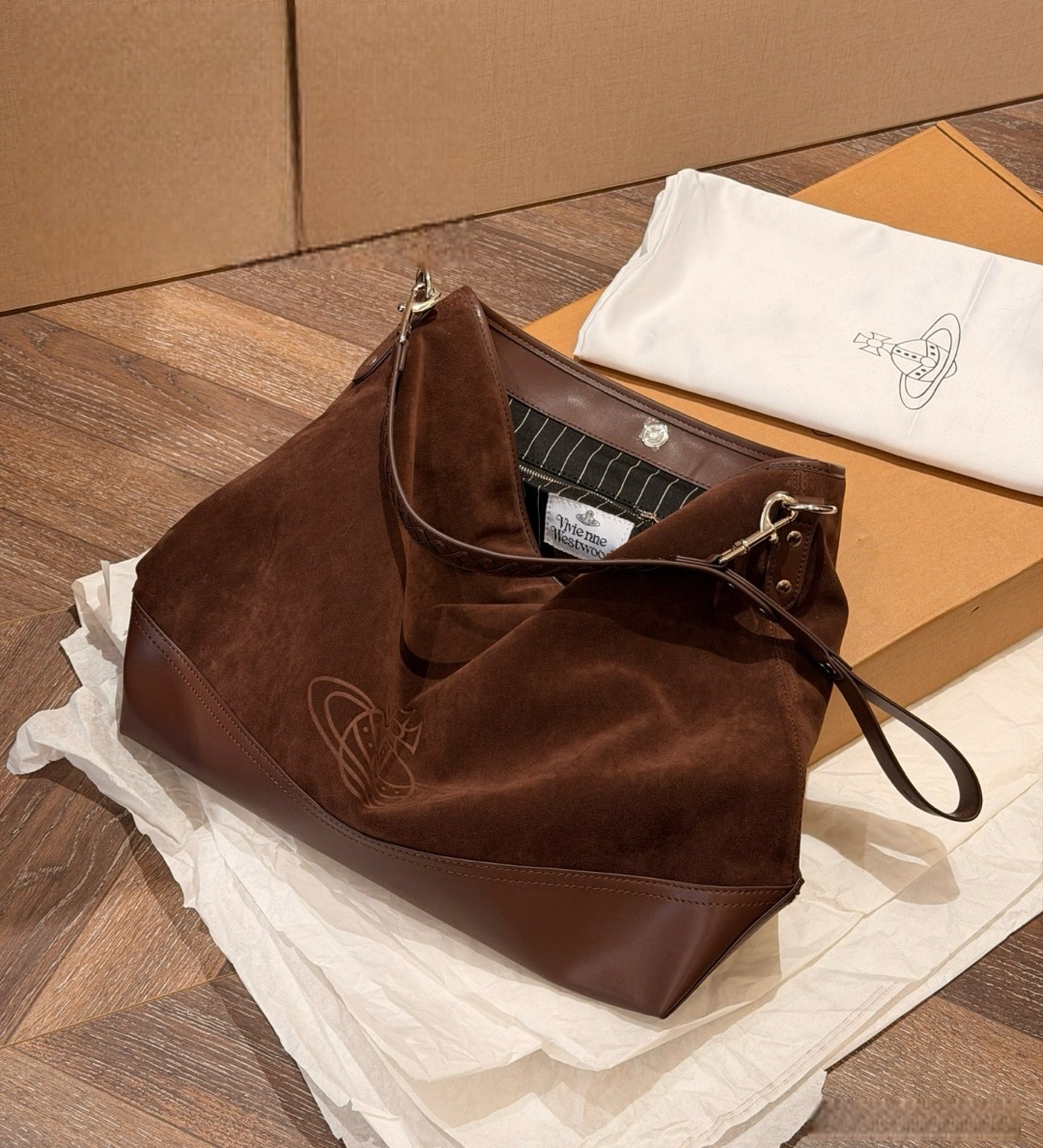 Vivienne Westwood 大容量麂皮 Hobo Bag
