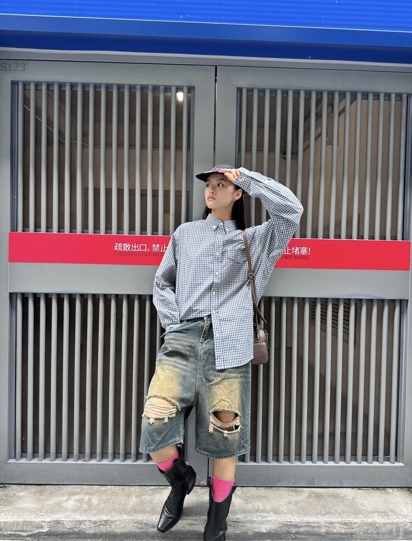 J217复古破洞牛仔裤