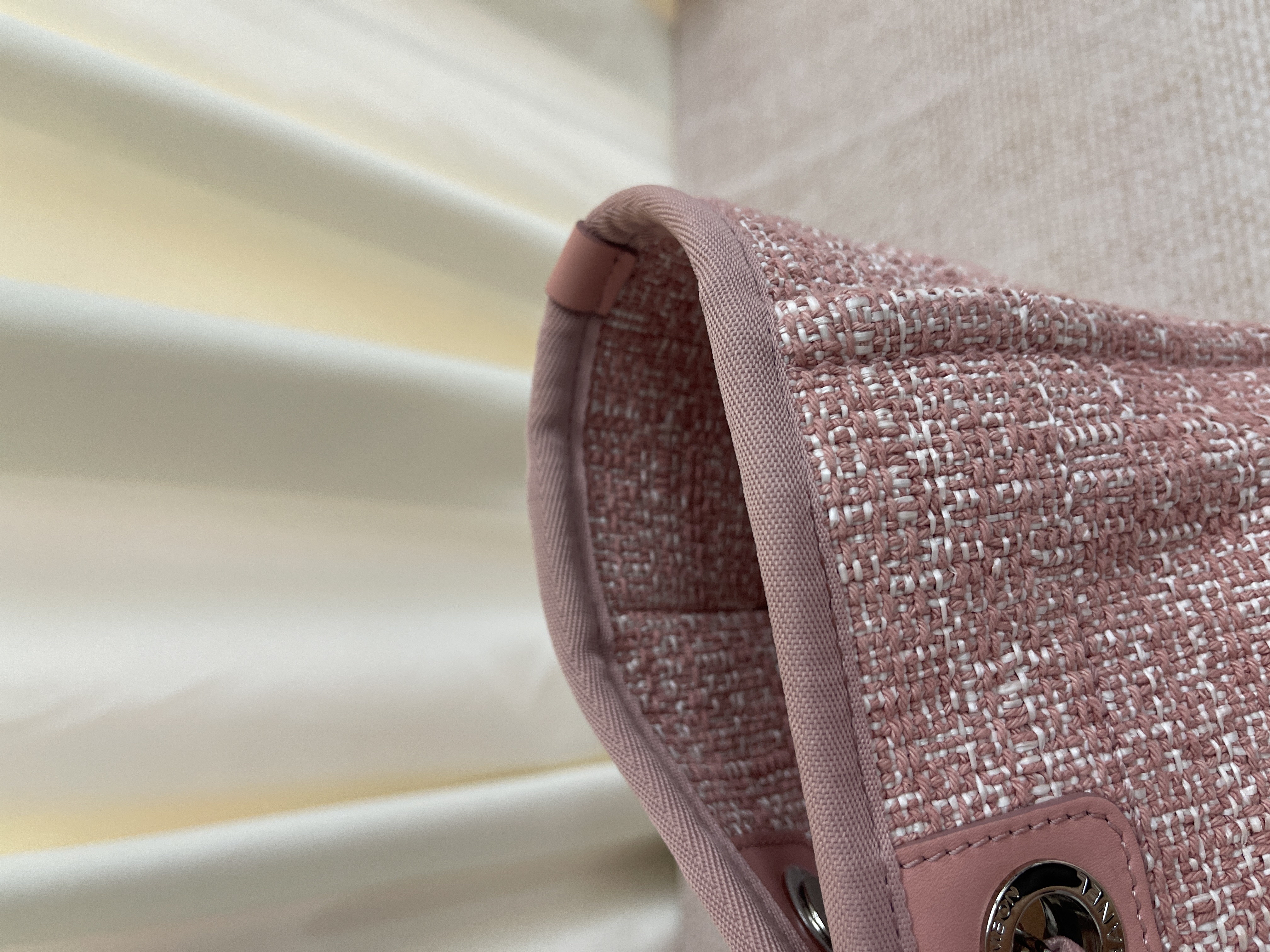 Pre-owned Chanel Deauville MM / Product Code: 26022804