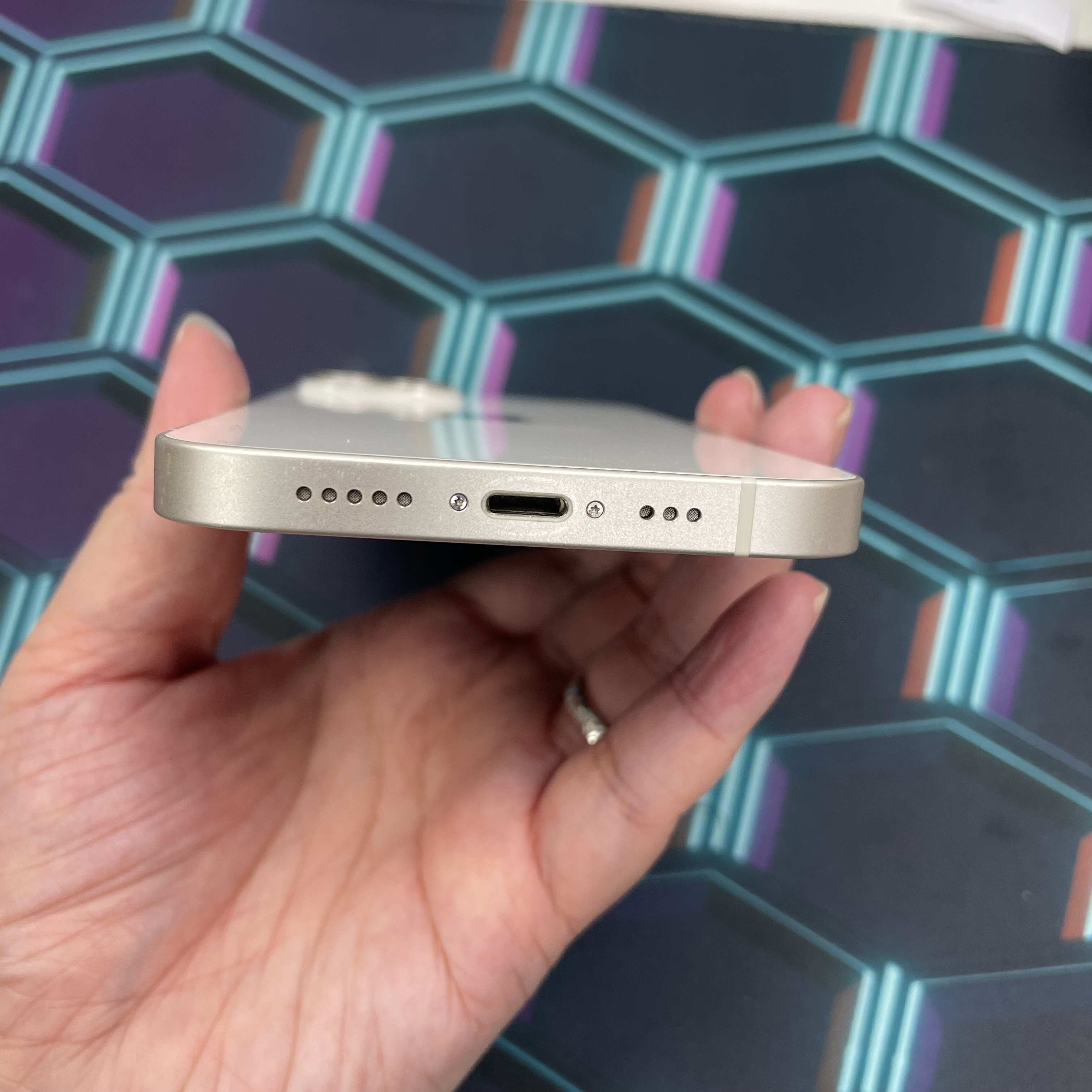 *6403 14 勁靚機 256GB 電75 白色 white