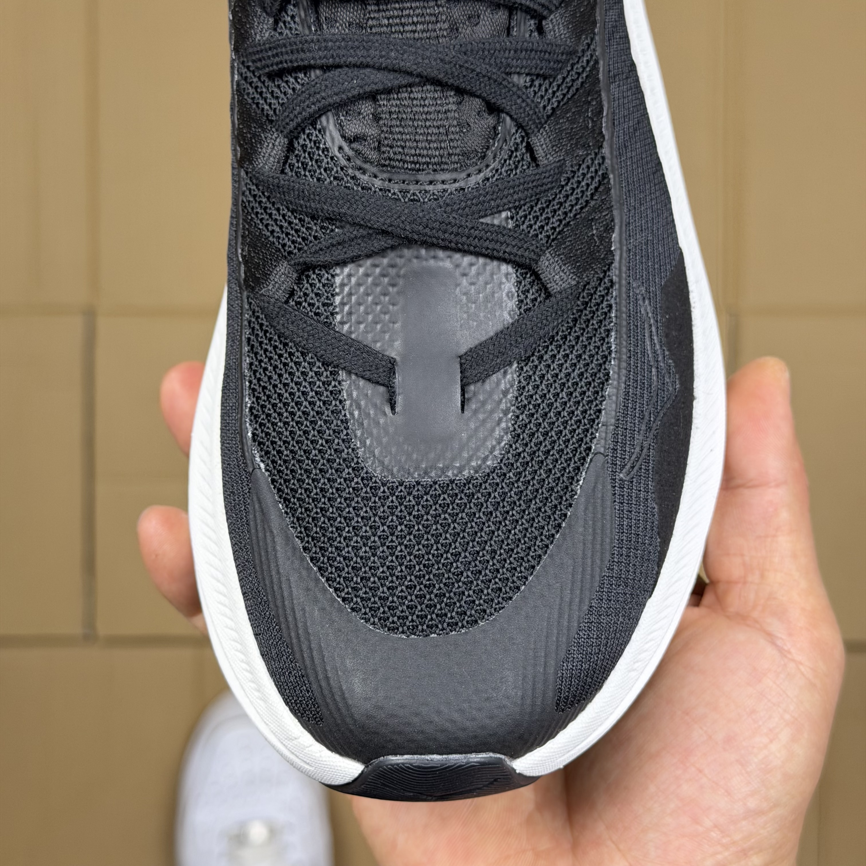 Hoka One One Kawana Mid