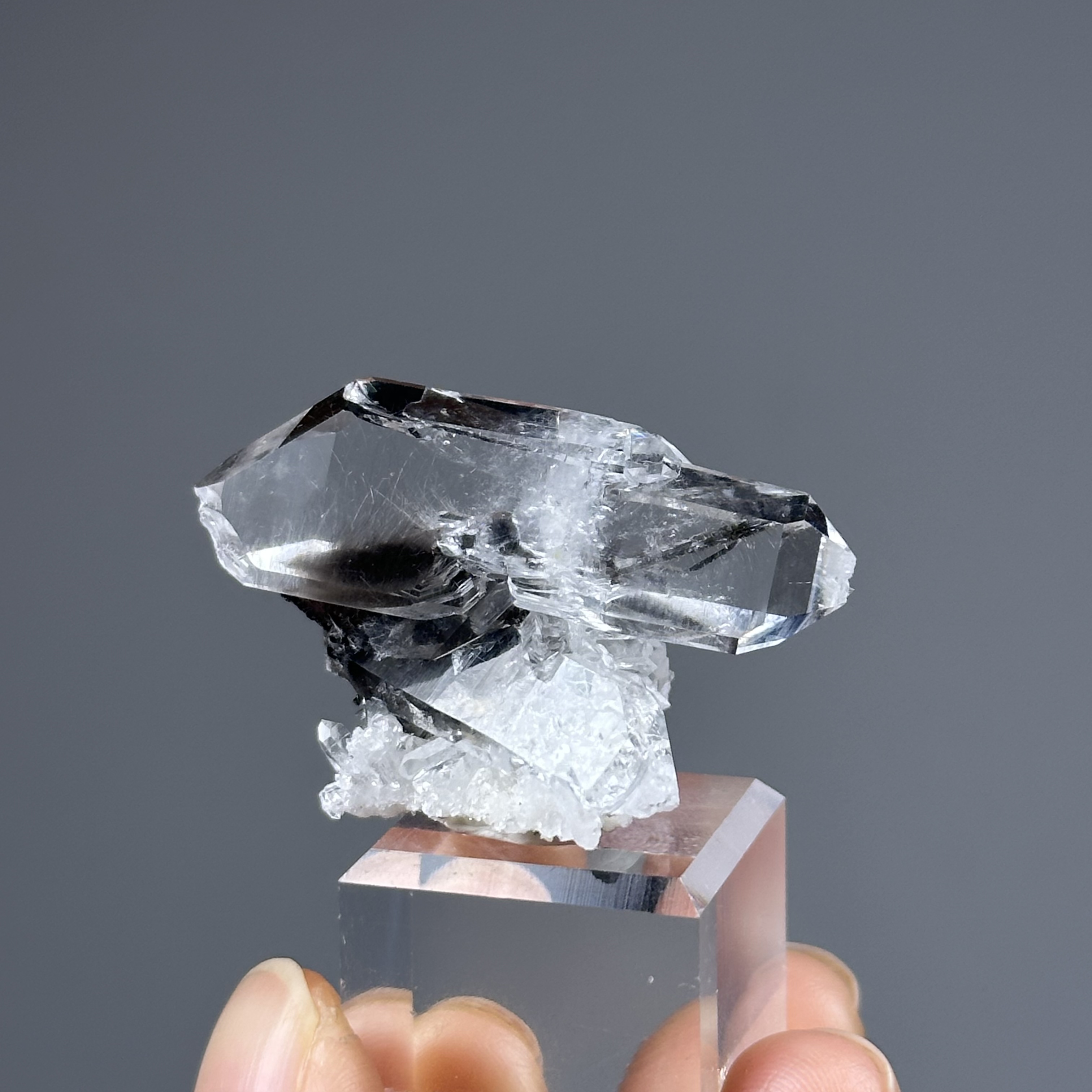 黑銀鈦水晶簇 - Brookite and Rutile Quartz | RU009