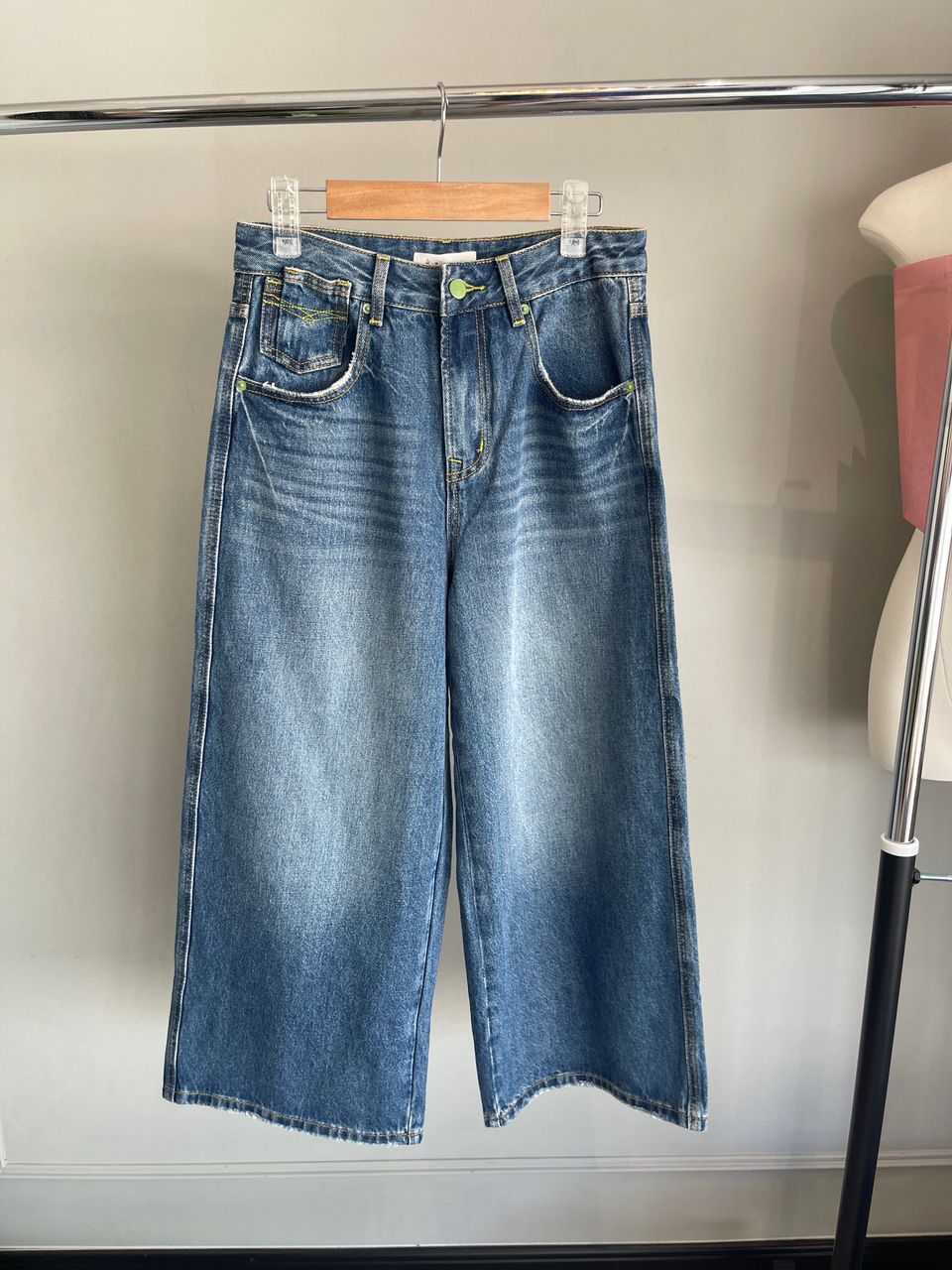 FB895