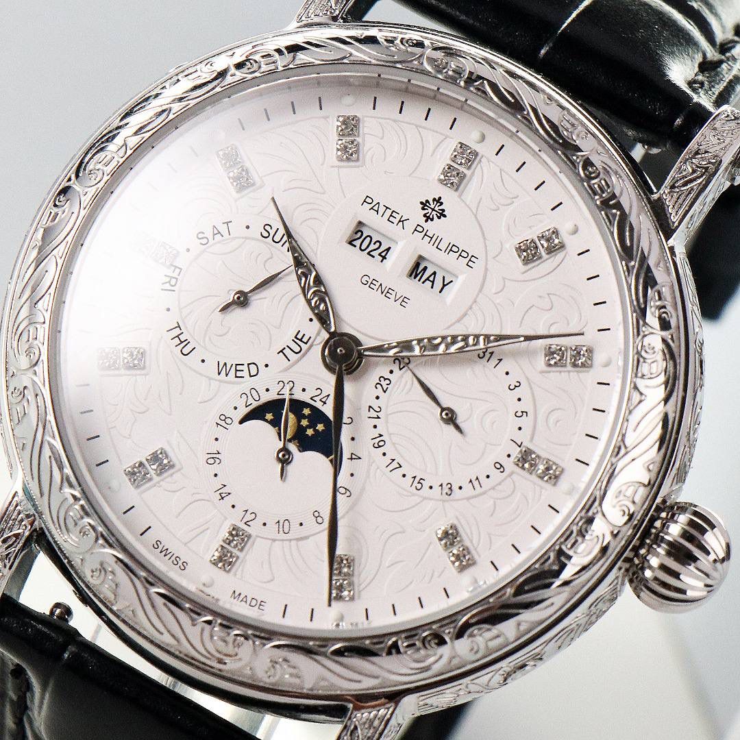 【铁划银钩 苍劲有力】高颜值新品 古朴。复古。精湛的工艺！ 年度最佳典藏之作——百达翡丽古典超级复杂多功能 万年历功能腕表 团队历时两年多精心设计，不计成本，敢为人先，力求完美，克服重重难关，突破多层技术瓶颈，机芯型号为CH 29-535 升级版，质量稳定！【表带】经典意大利小牛皮表带，纹路清晰，质感好。搭配圈市面最顶级的百达翡丽灯笼表扣，通用原装无压力。 优雅的Calatrava雕花表壳极具个性，42毫米的表径适配大众男性手寸，与专柜一致，非常商务可亦休闲。