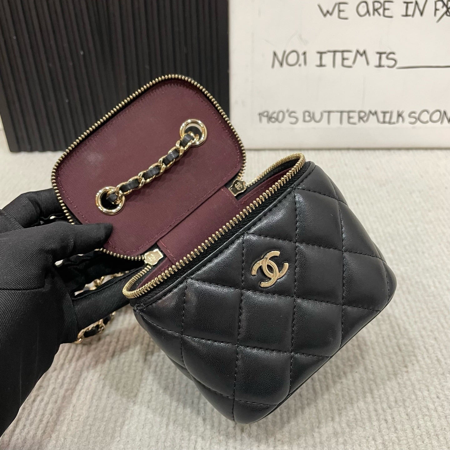 【預訂貨品】CHANEL黑金mini羊皮盒子包