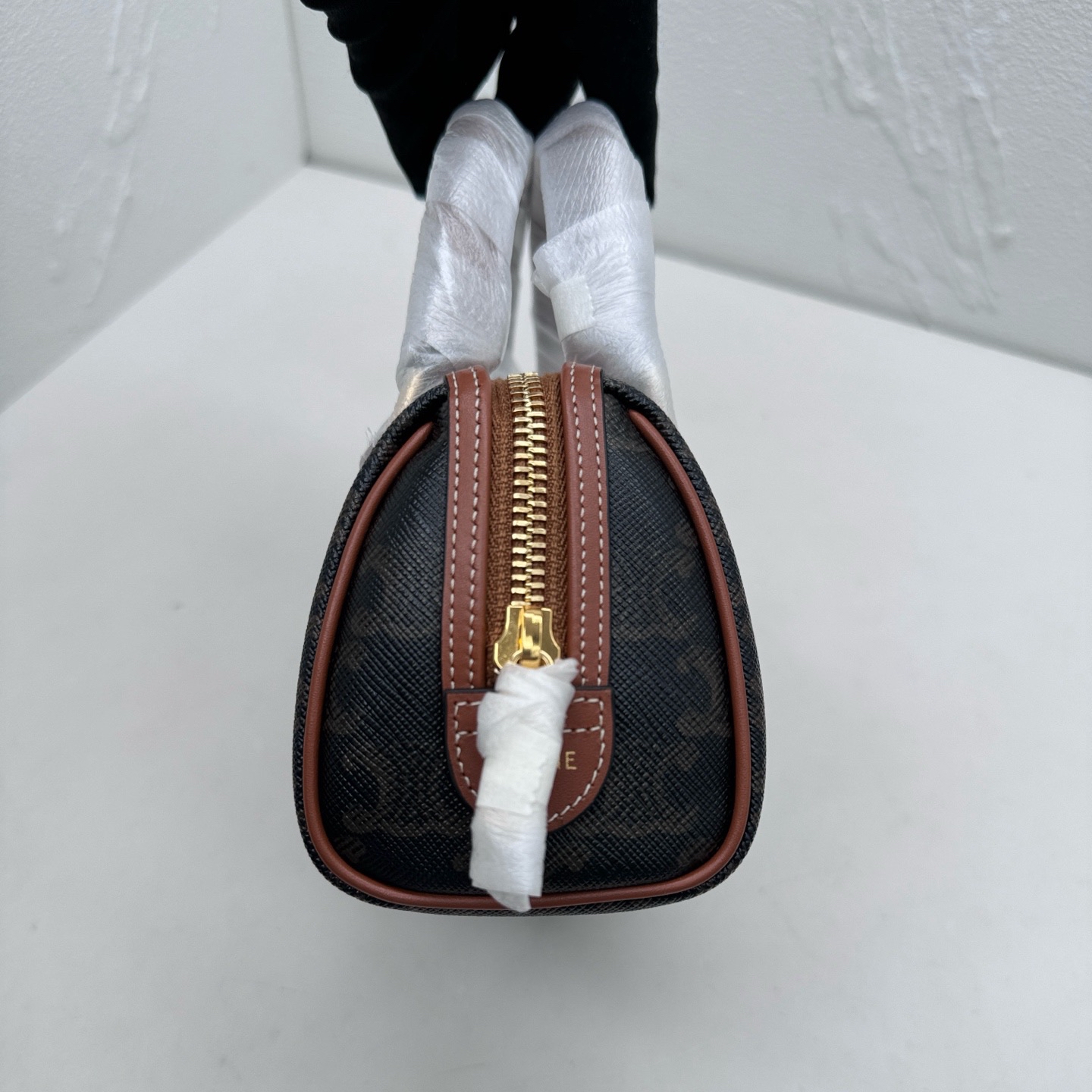 Pre-owned Celine Boston Triomphe Canvas bag / Product Code: 26042402