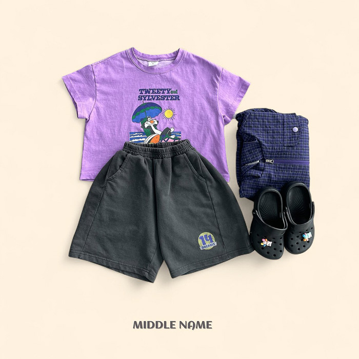 🇰🇷middle name tee