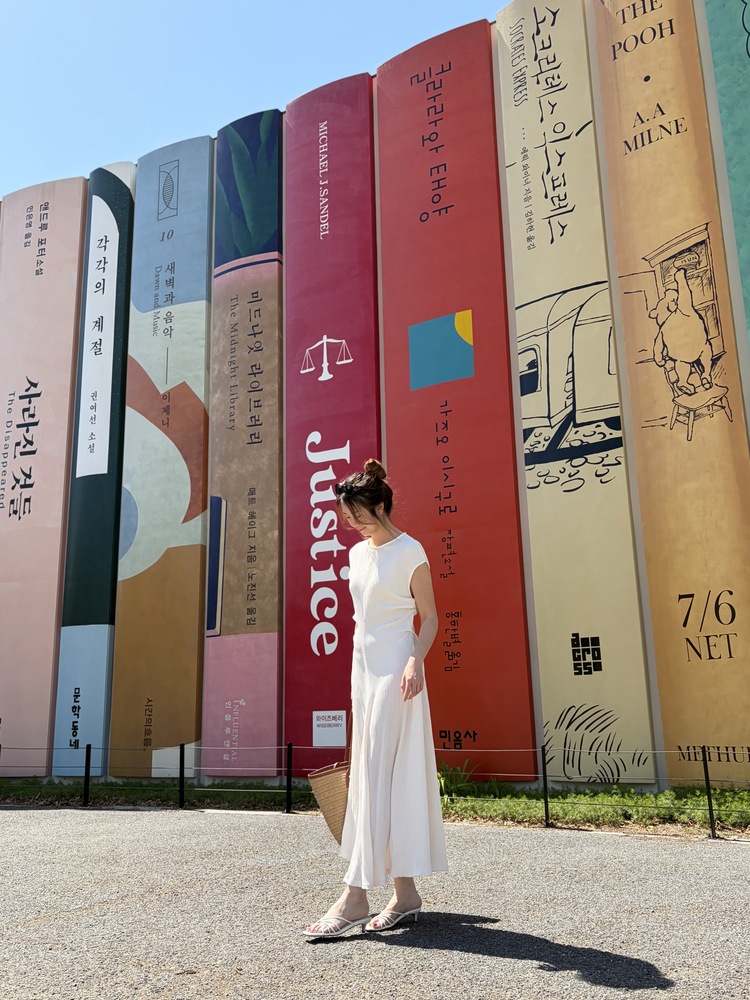 Elea Ribbed Flowy Dress (Ivory)