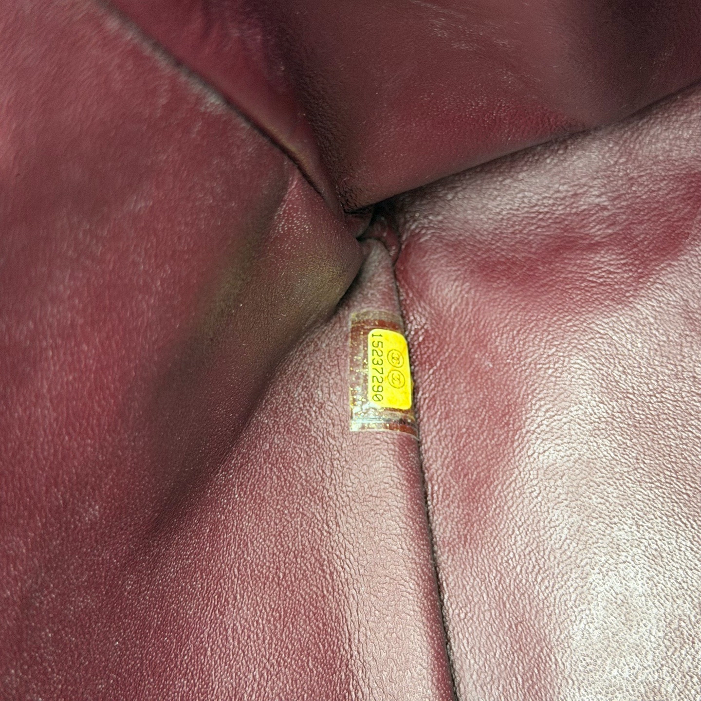 【預訂貨品】CHANEL黑金復古金扣腋下包