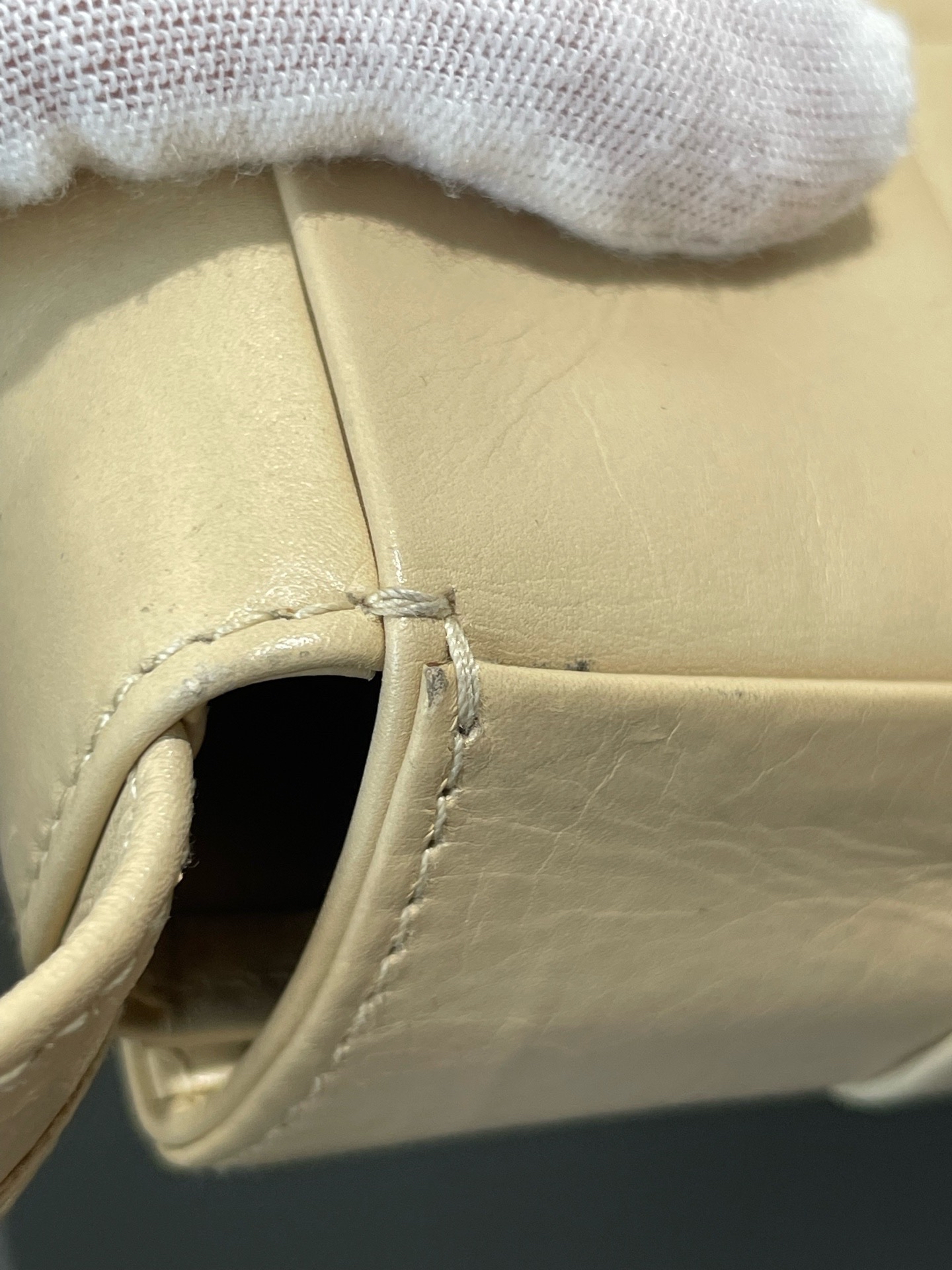 【預訂貨品】BV Candy Cassette六格米黃色編織包 