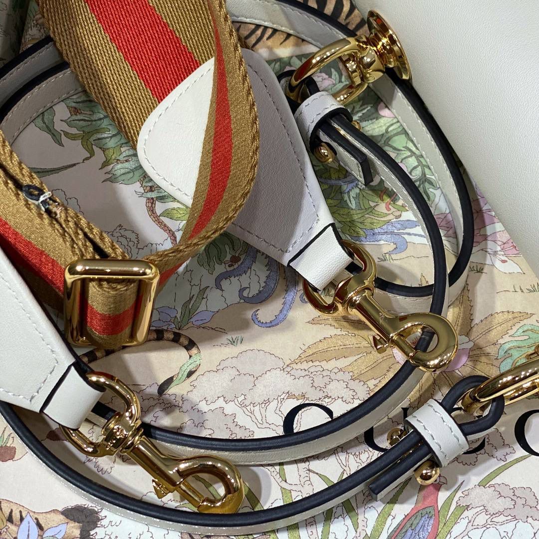 ▪大货实拍 𝐆𝐮𝐜𝐜𝐢 𝐁𝐥𝐨𝐧𝐝𝐢𝐞新品系列 型号：698643 尺寸：22*13*5.5cm