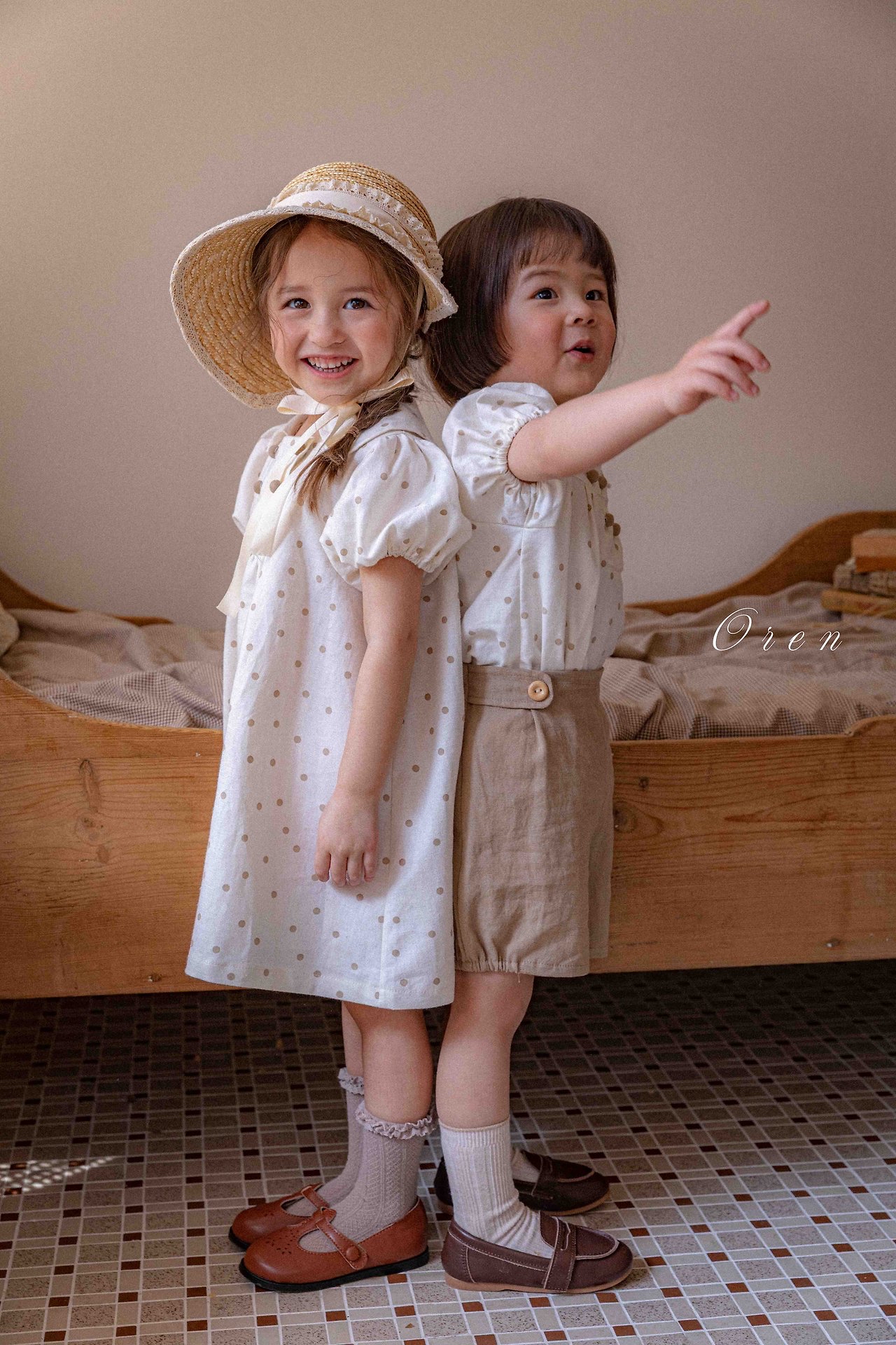 ☀️預訂 韓國直送☀️🇰🇷Oren 雙排鈕扣波點翻領亞麻混紡短袖包屁衣/連身裙/上下套裝