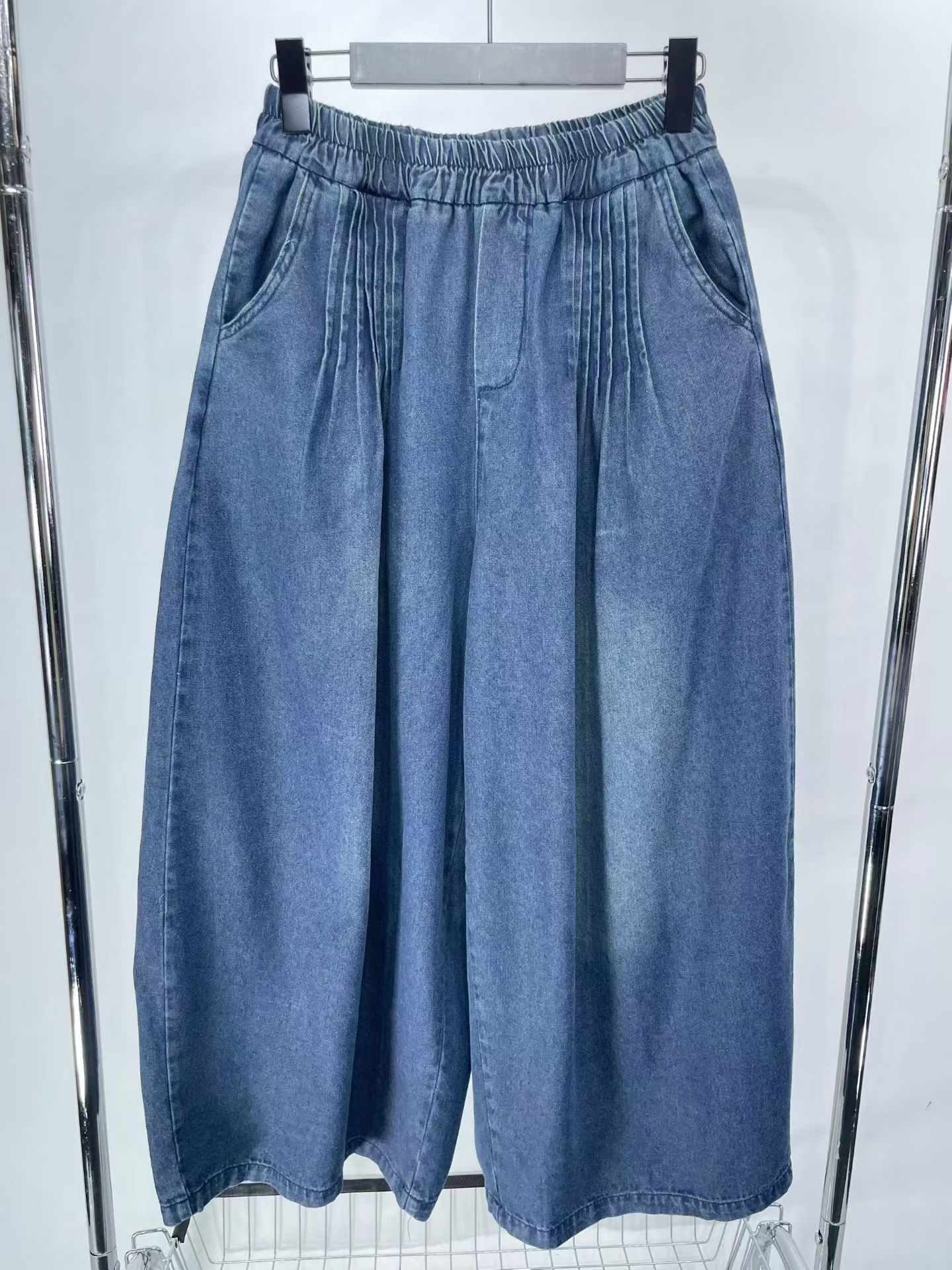 前細褶薄牛闊褲 