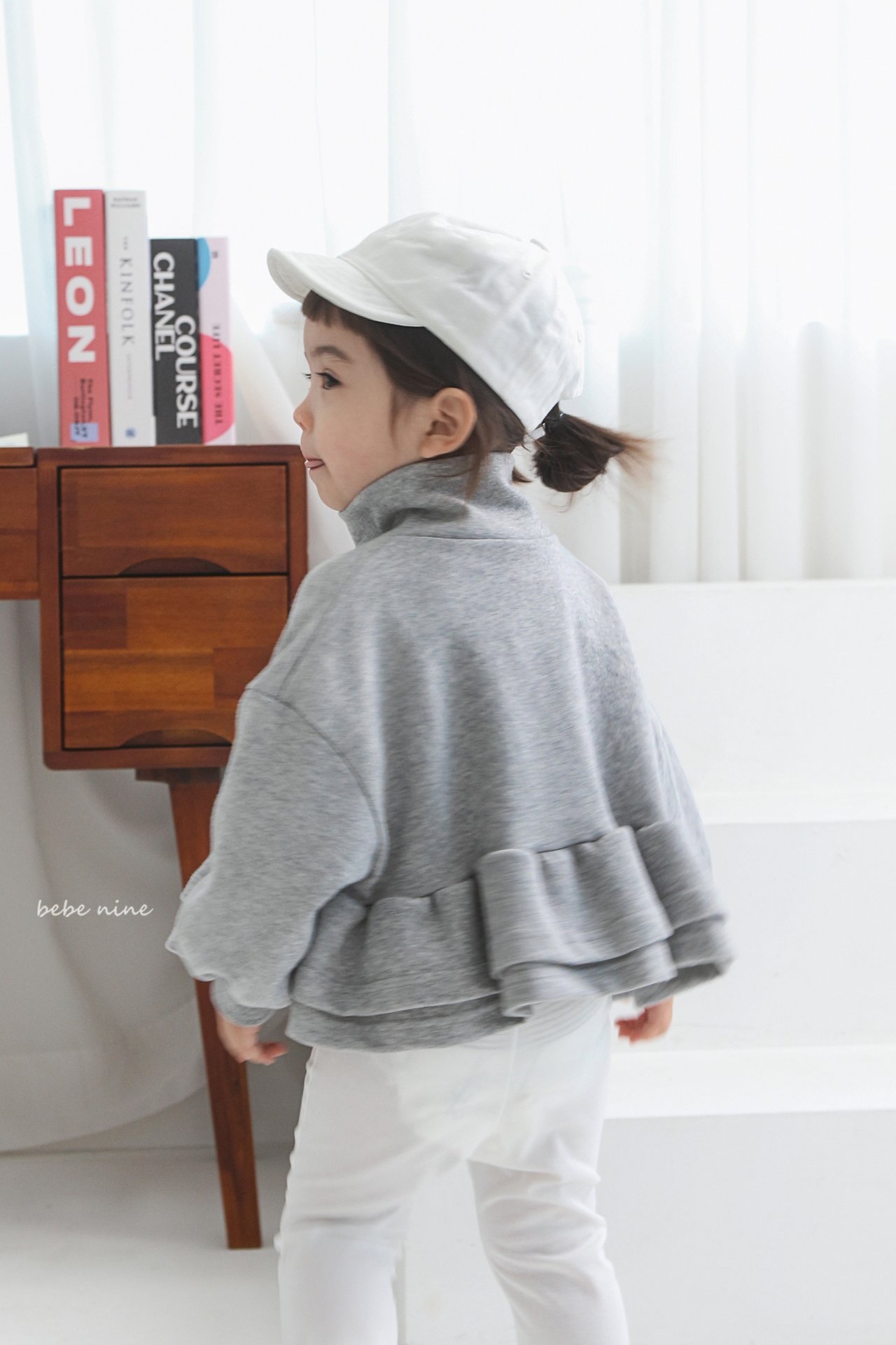 🌸預訂 韓國直送🌸🇰🇷Bebenine三色荷葉花邊下擺高領拉鍊外套