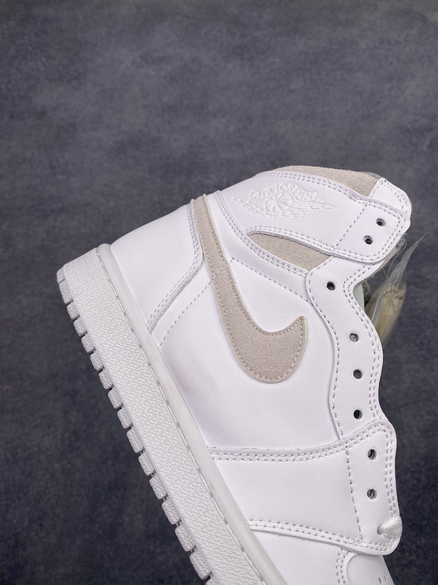 Air Jordan 1 Retro High '85 BQ4422-100