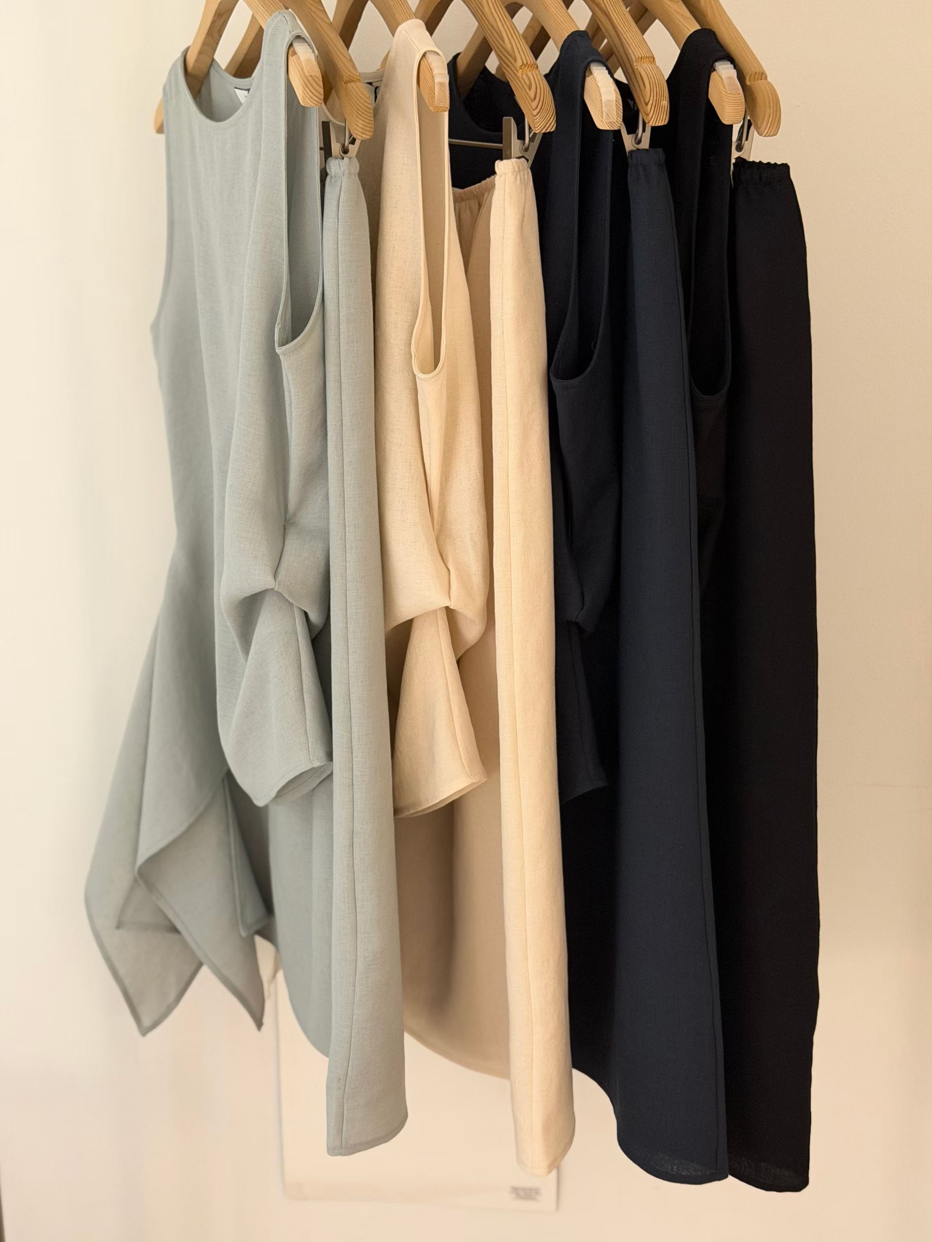 Korea stylish vest and skirt