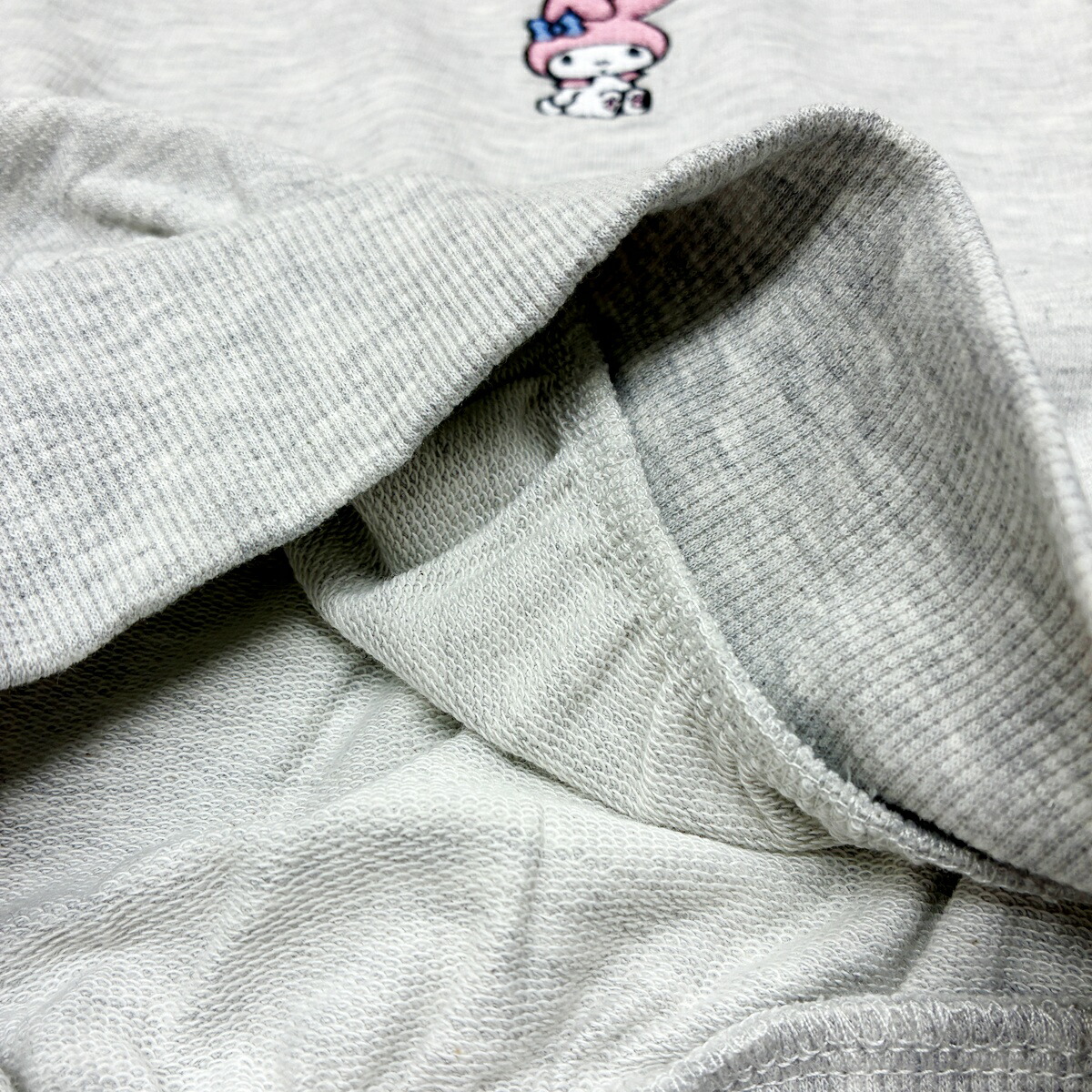 🆕【⭐訂購⭐】🌀 🇯🇵 日本直送🇯🇵 #Sanrio #Melody 刺繡束袖衛衣 [2款選］🌀 [PLBA-0061] [260220]