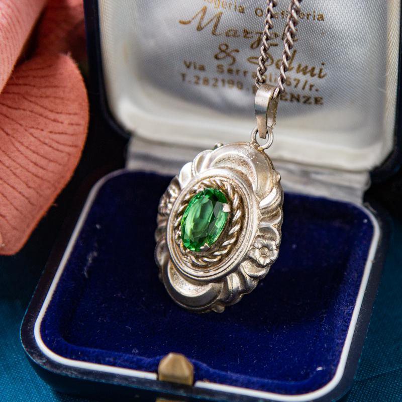 Antique Turn of Century to 1920s Elegant Silver Tone Peridot Glass European Pendant Necklace (CD077)