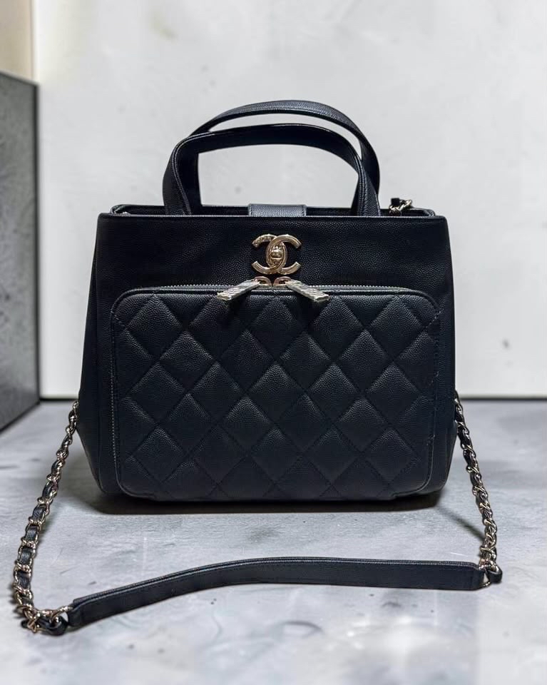 CHANEL Business Affinity Small Caviar calfskin bag 黑色顆粒紋小牛皮金扣兩用袋A93750  100%Authentic, 95%New ✅28card✅Dust bag