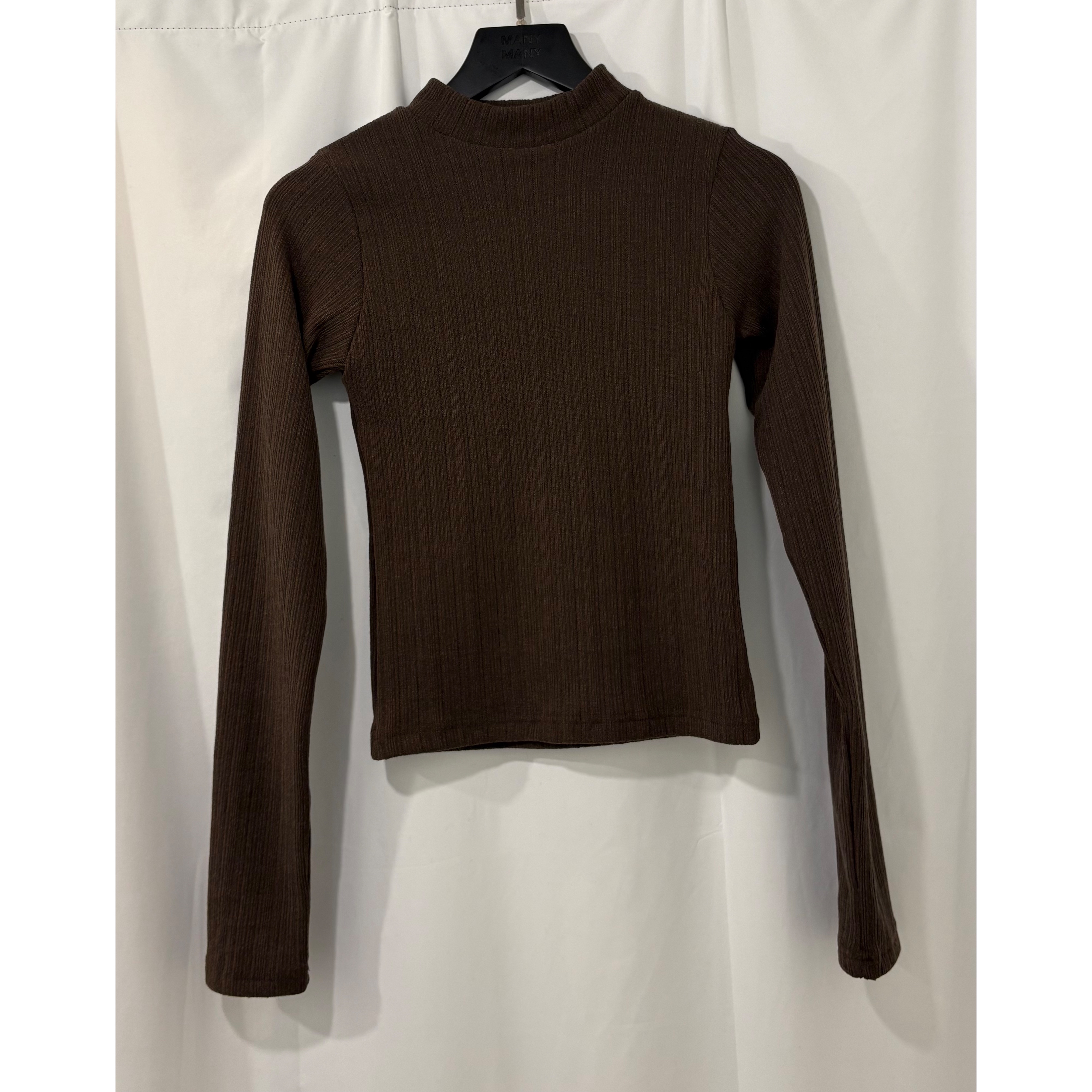 新品價11月1截單🧸2610T《MOCK NECK RIBBED LS TOP》