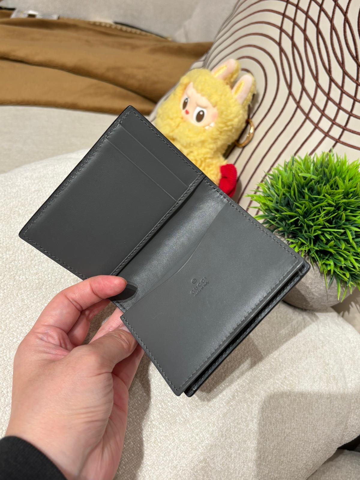 Gucci Card Holder Grey Calfskin 100%Authentic, 98%New ✅Box